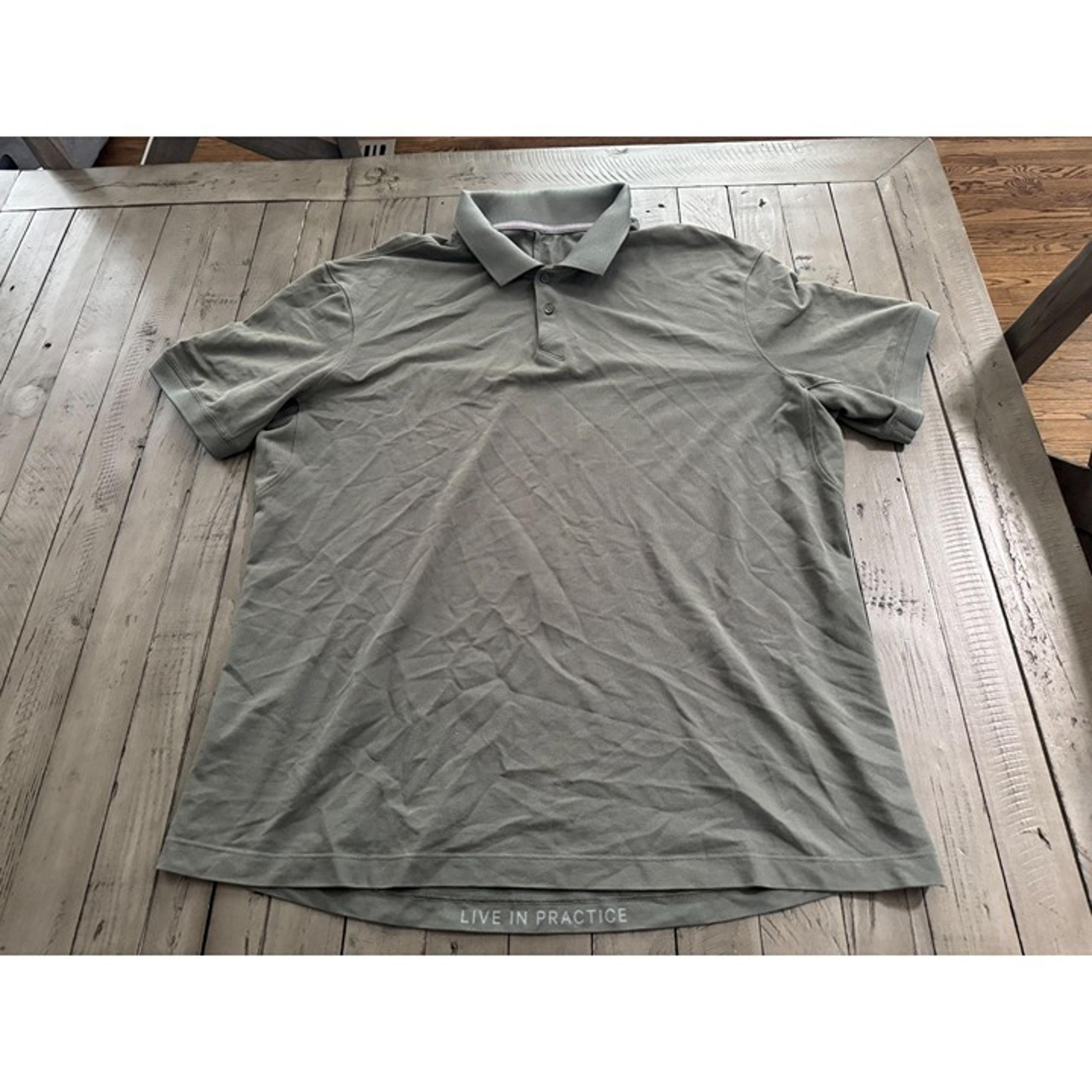 Lululemon Tech Pique Polo Short Sleeve Shirt Green Grey Sage Size XL Mens