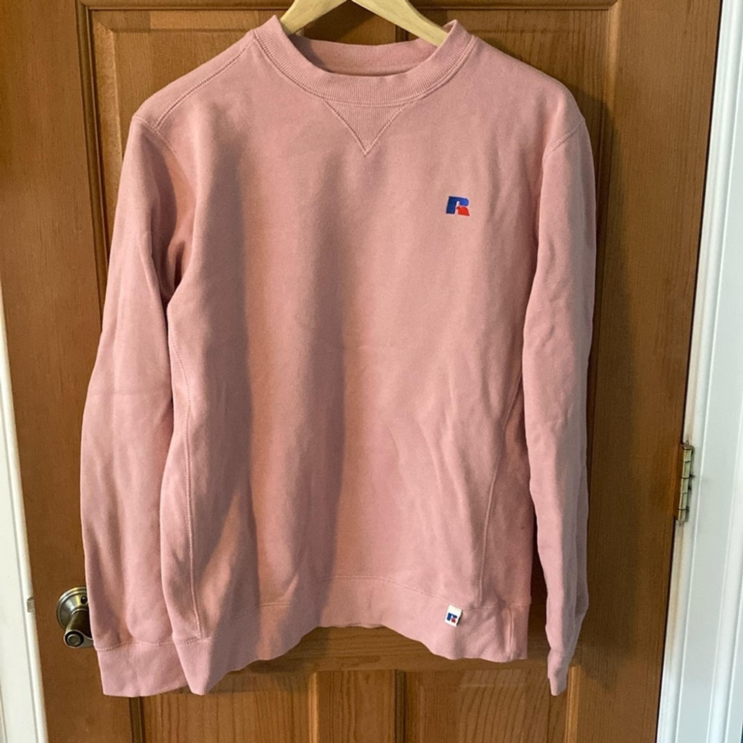 Russell Athletic Size Medium Women's Pink Sweatshirt