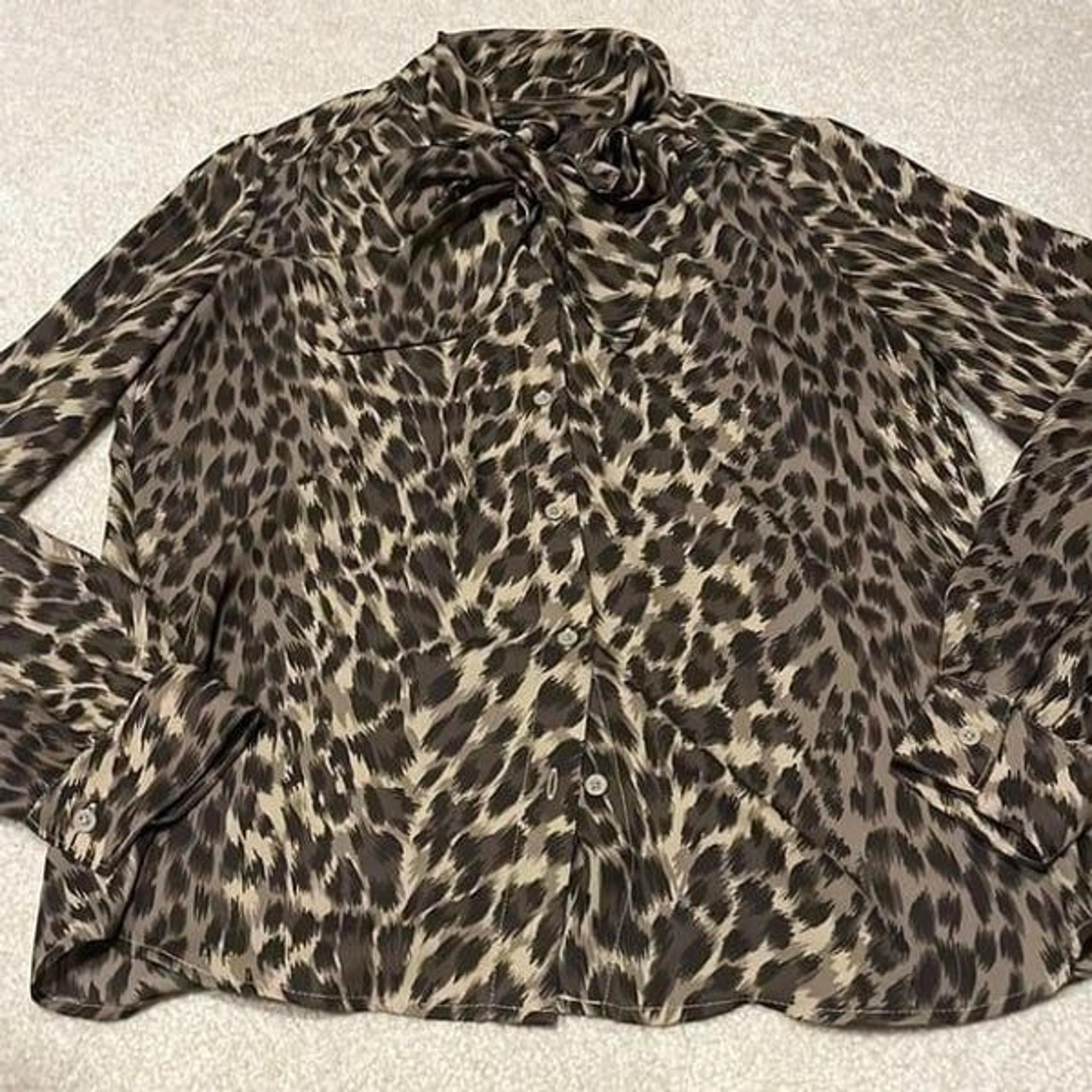 Banana republic animal print blouse