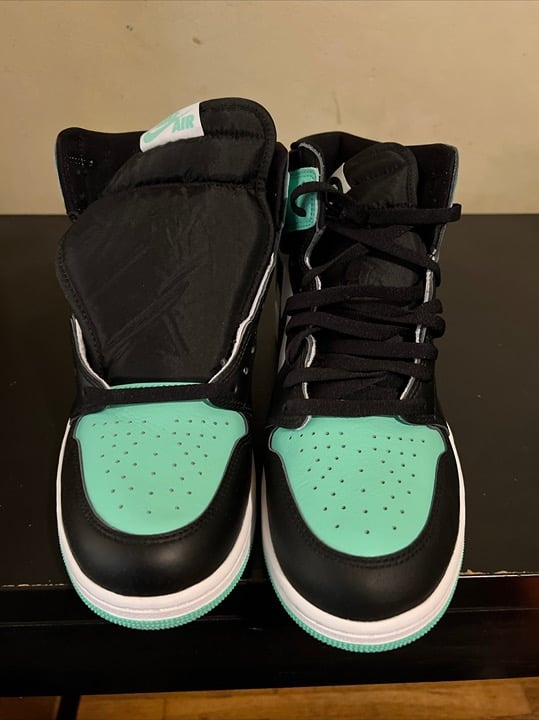 Air Jordan 1 Retro OG High Green Glow Size 13