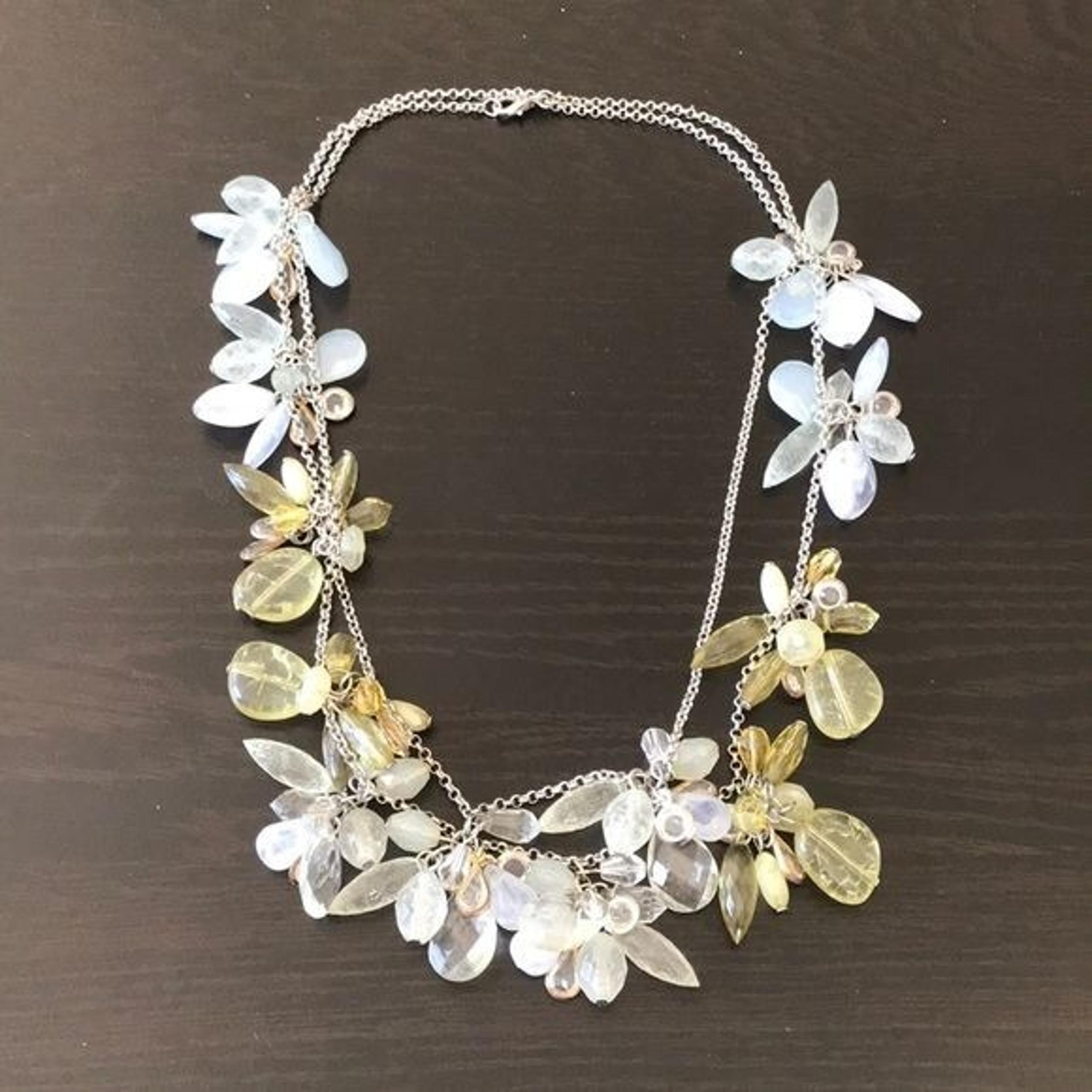 NWOT Anthro Crystal Floral Statement Necklace on Silver Chain