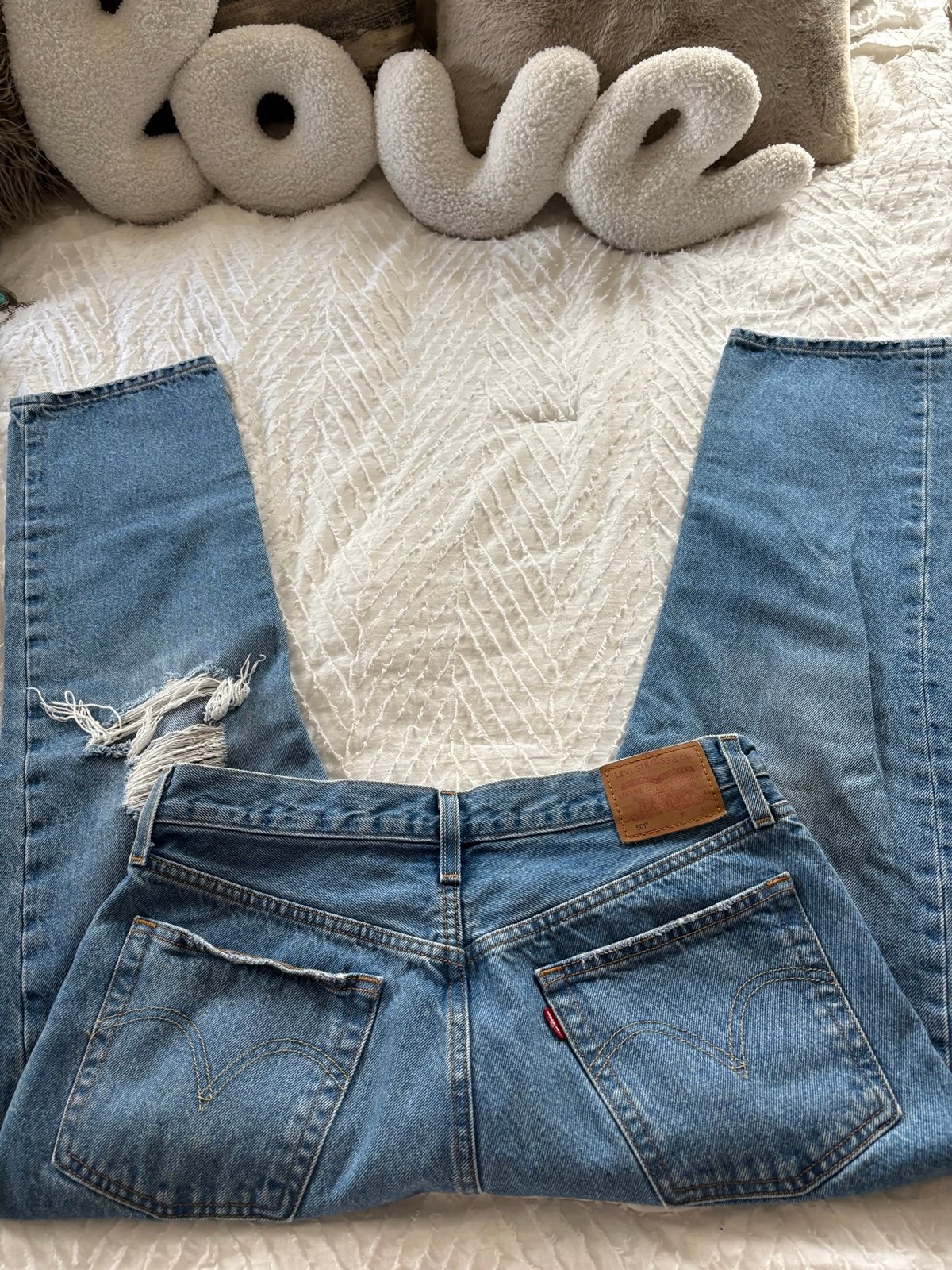 Levi’s Cropped Wide Leg Distressed Jean 30x26