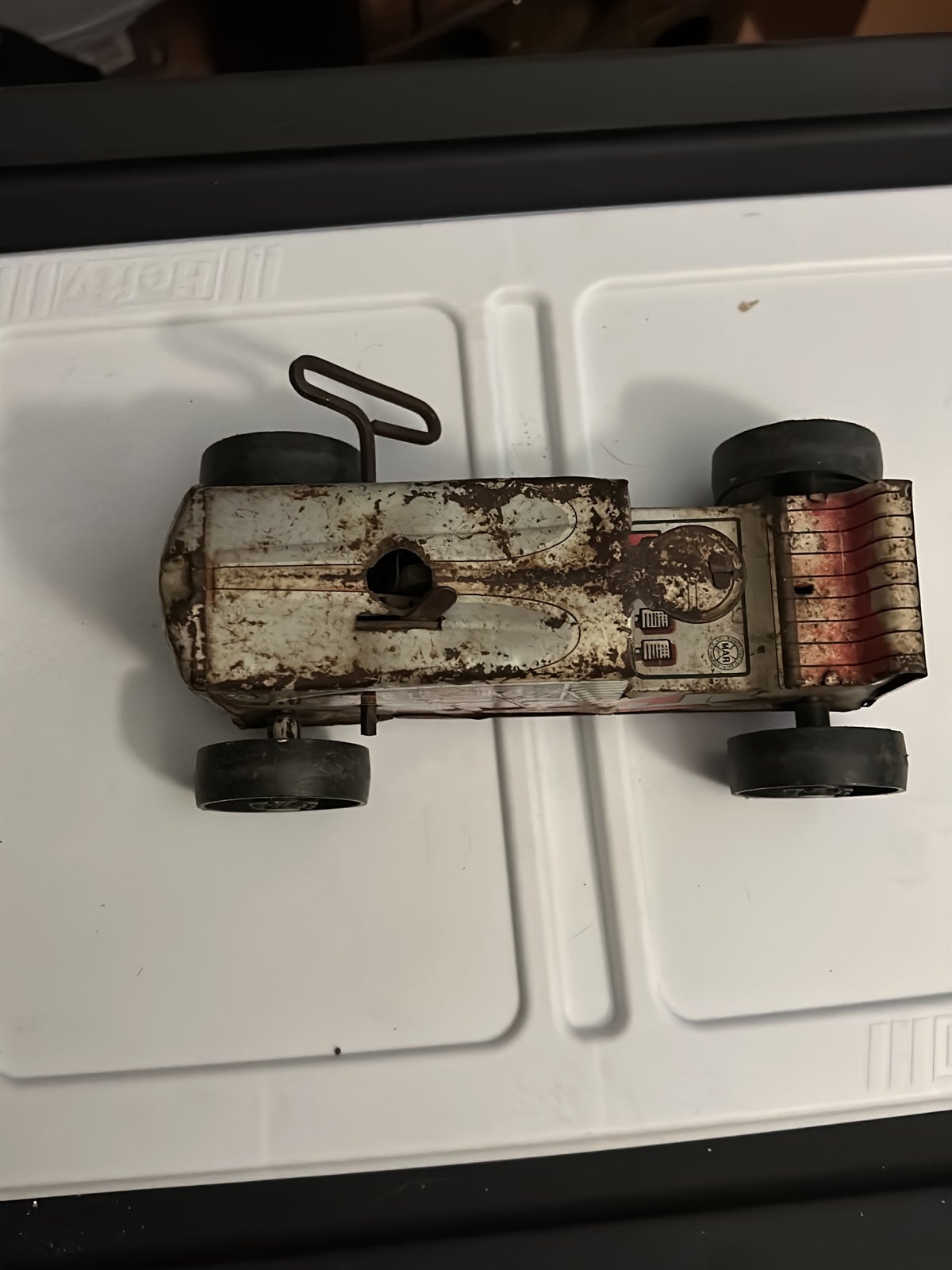 Vintage tin wind up tractor in working condition