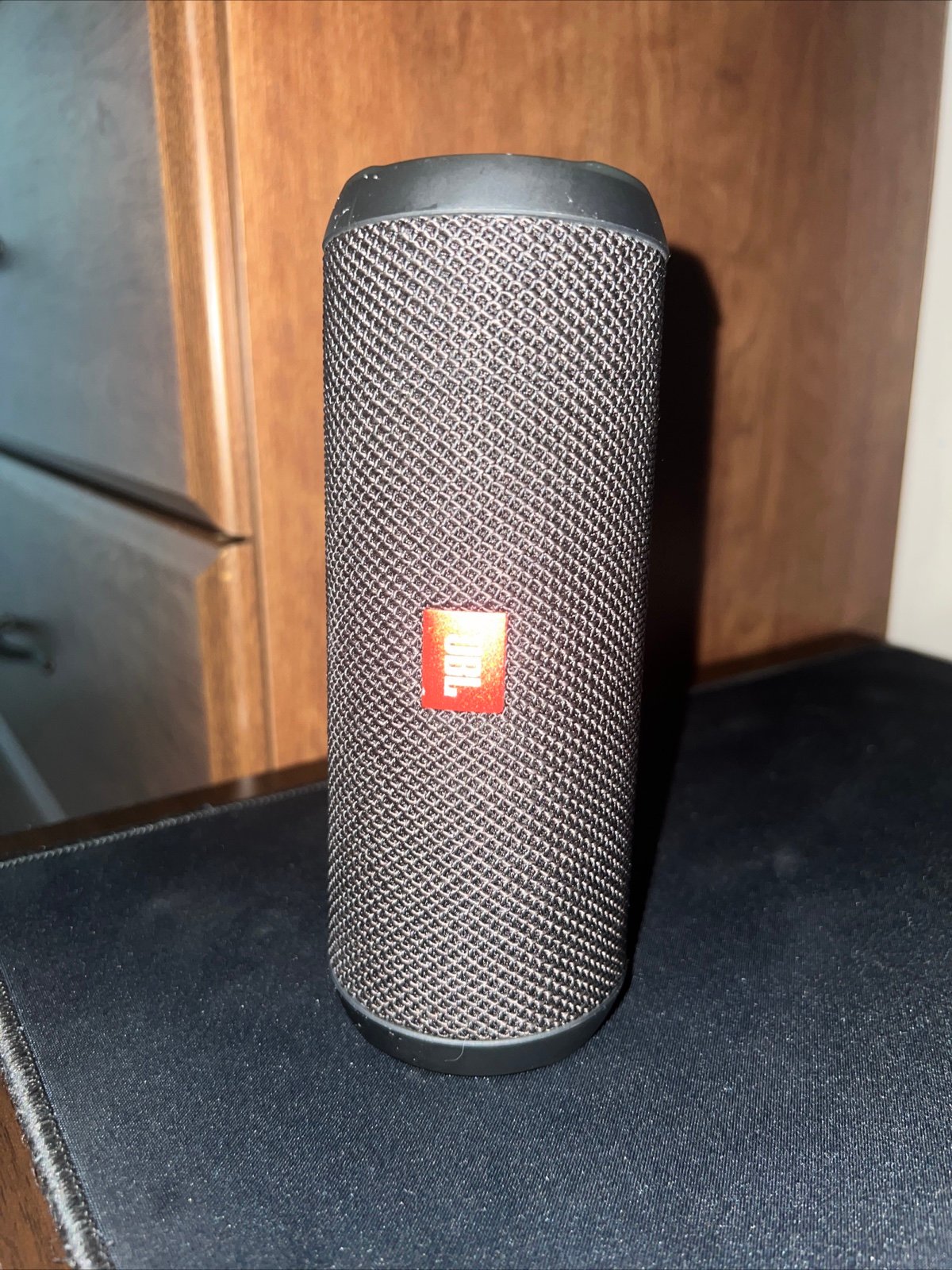 JBL Flip 4 Bluetooth Speaker