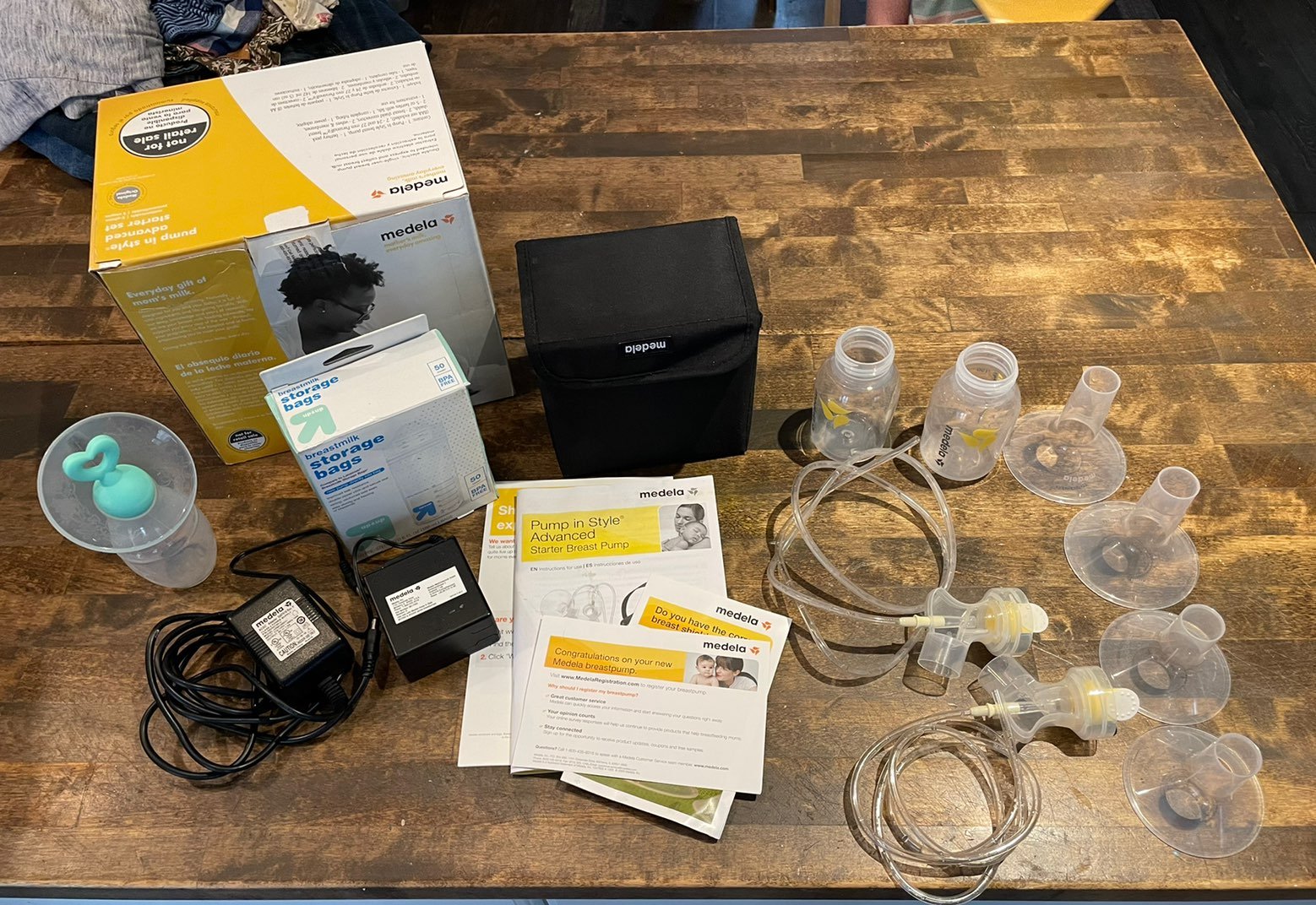 Medela breast pump, milk bags and haakaa