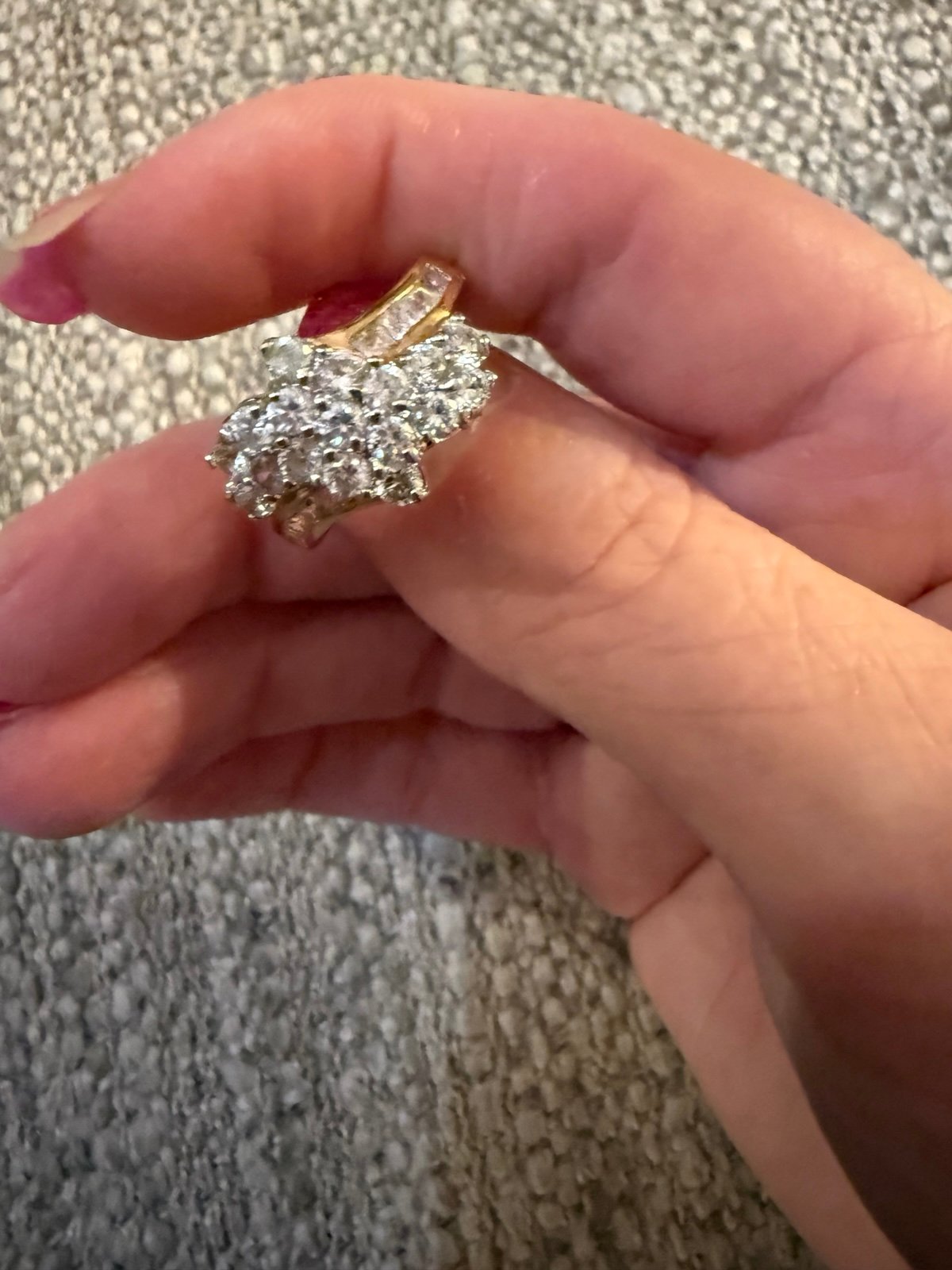 Vintage Elegant Gold plated and faux diamond ring size 6