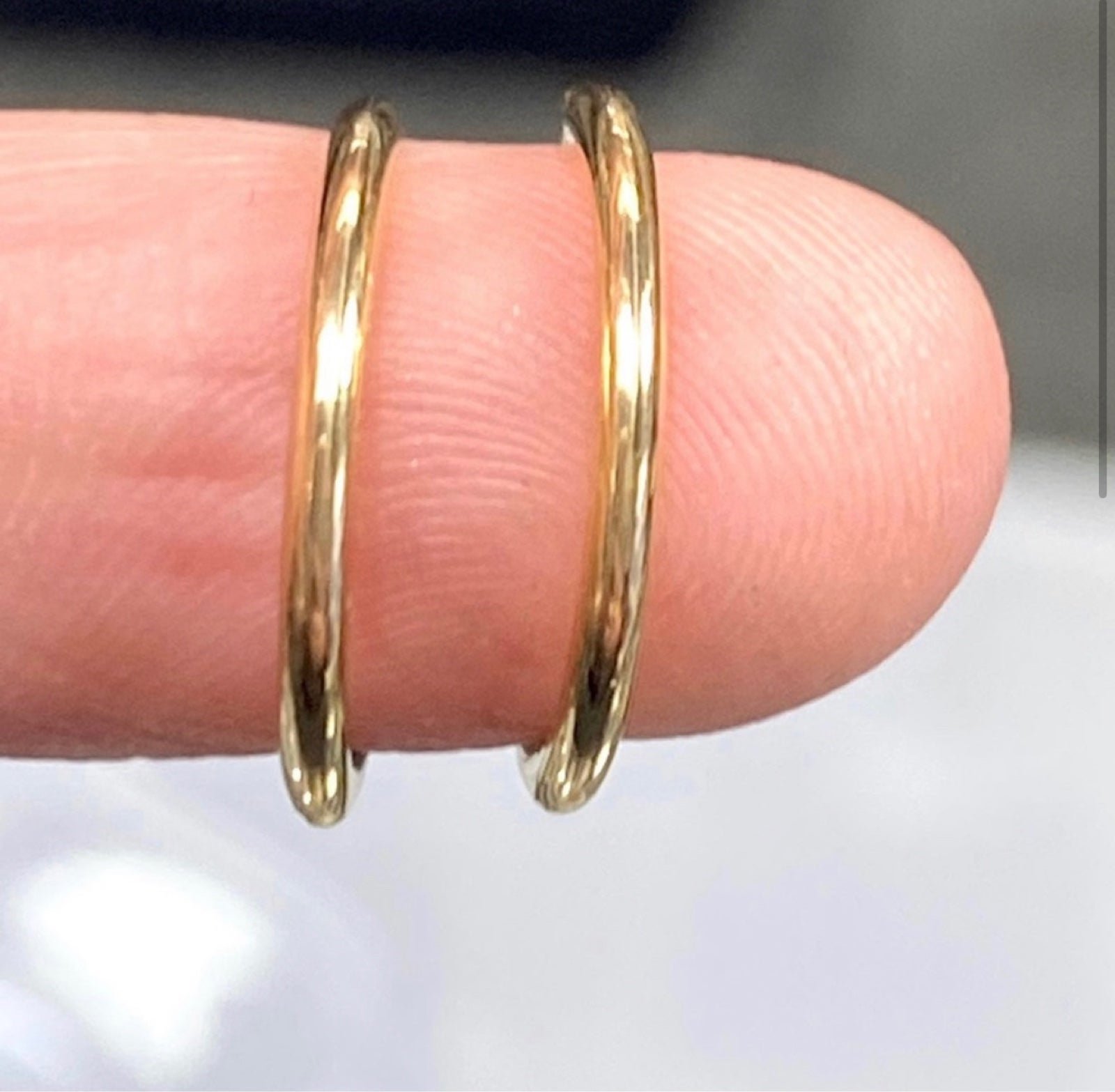 14k Yellow Gold Women's Endless Tube Huggie Style Hoop Earrings
