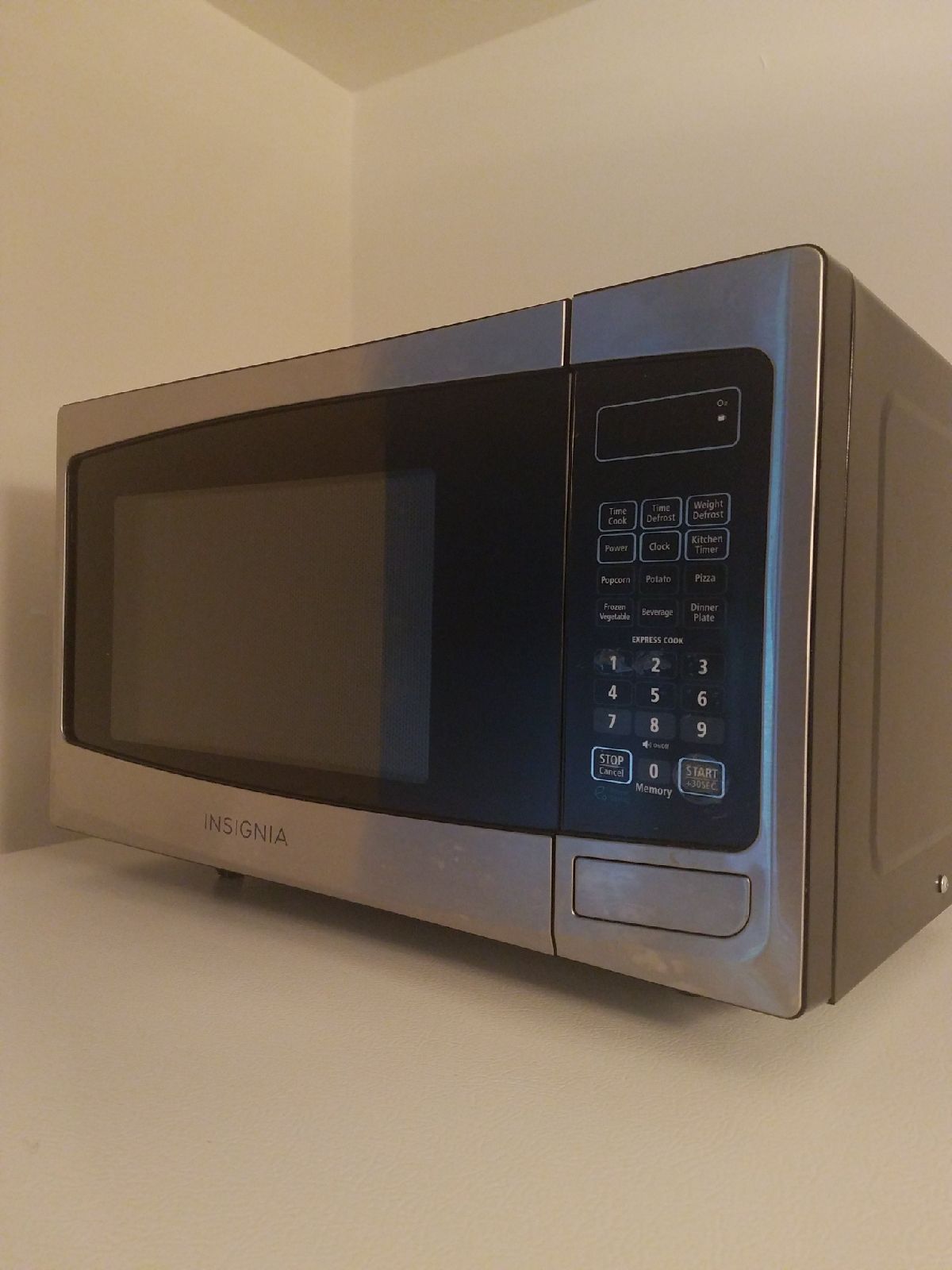 Insignia Microwave