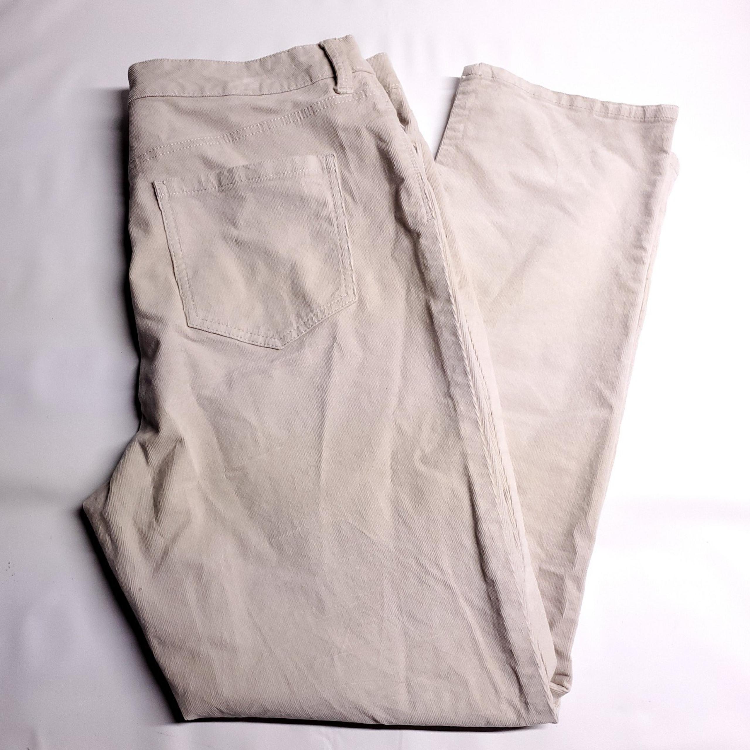 Gloria Vanderbilt Women's Size 16 Beige Corduroy Pants