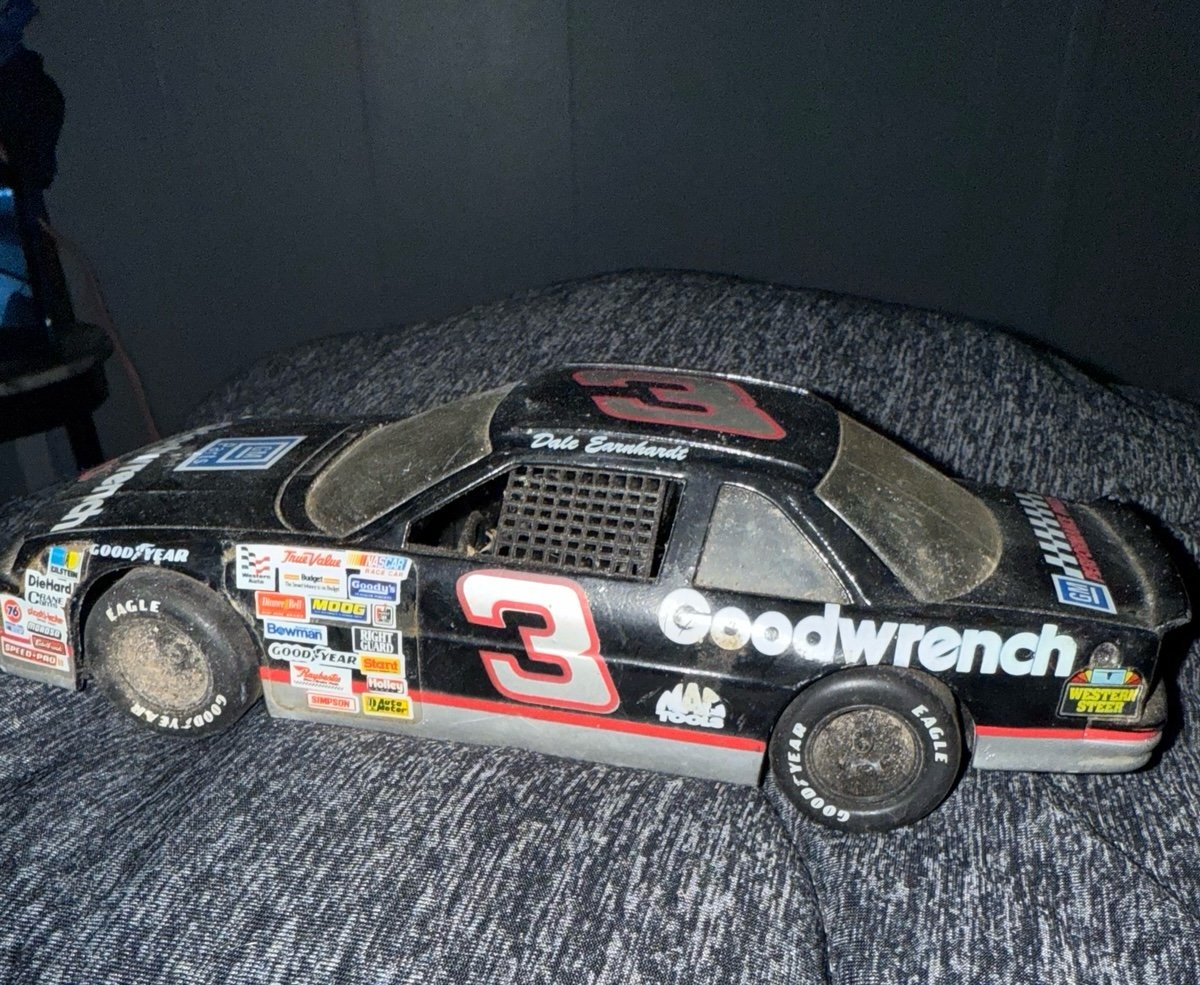 Dale Earnhardt 1992 car