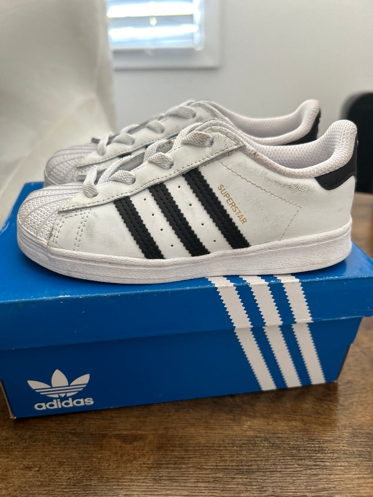 Boys Adidas Superstar Original Athletic Shoe Size 10