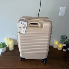 BEIS carry on roller