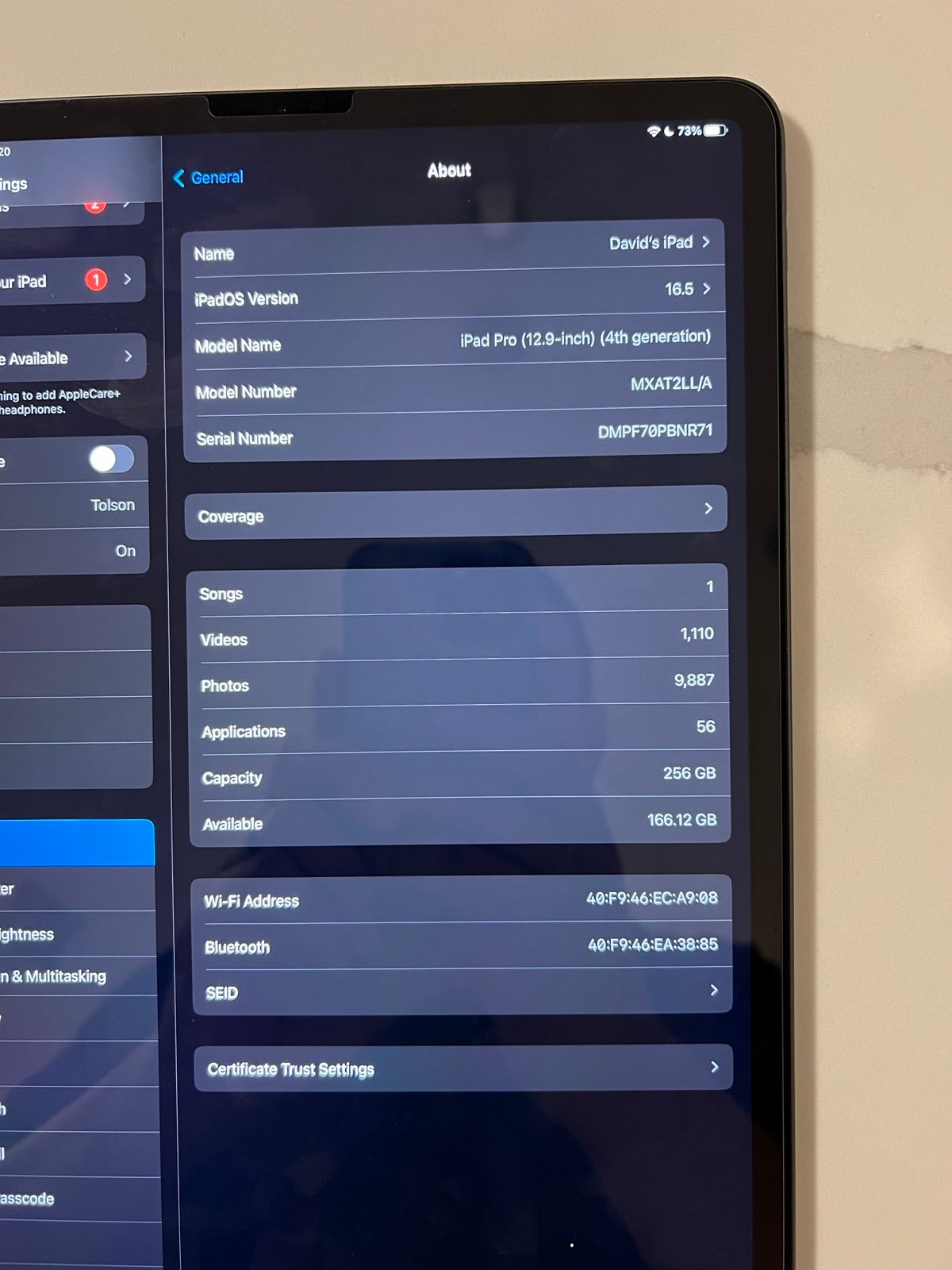 12.9 iPad Pro 256gb w/ Apple keyboard