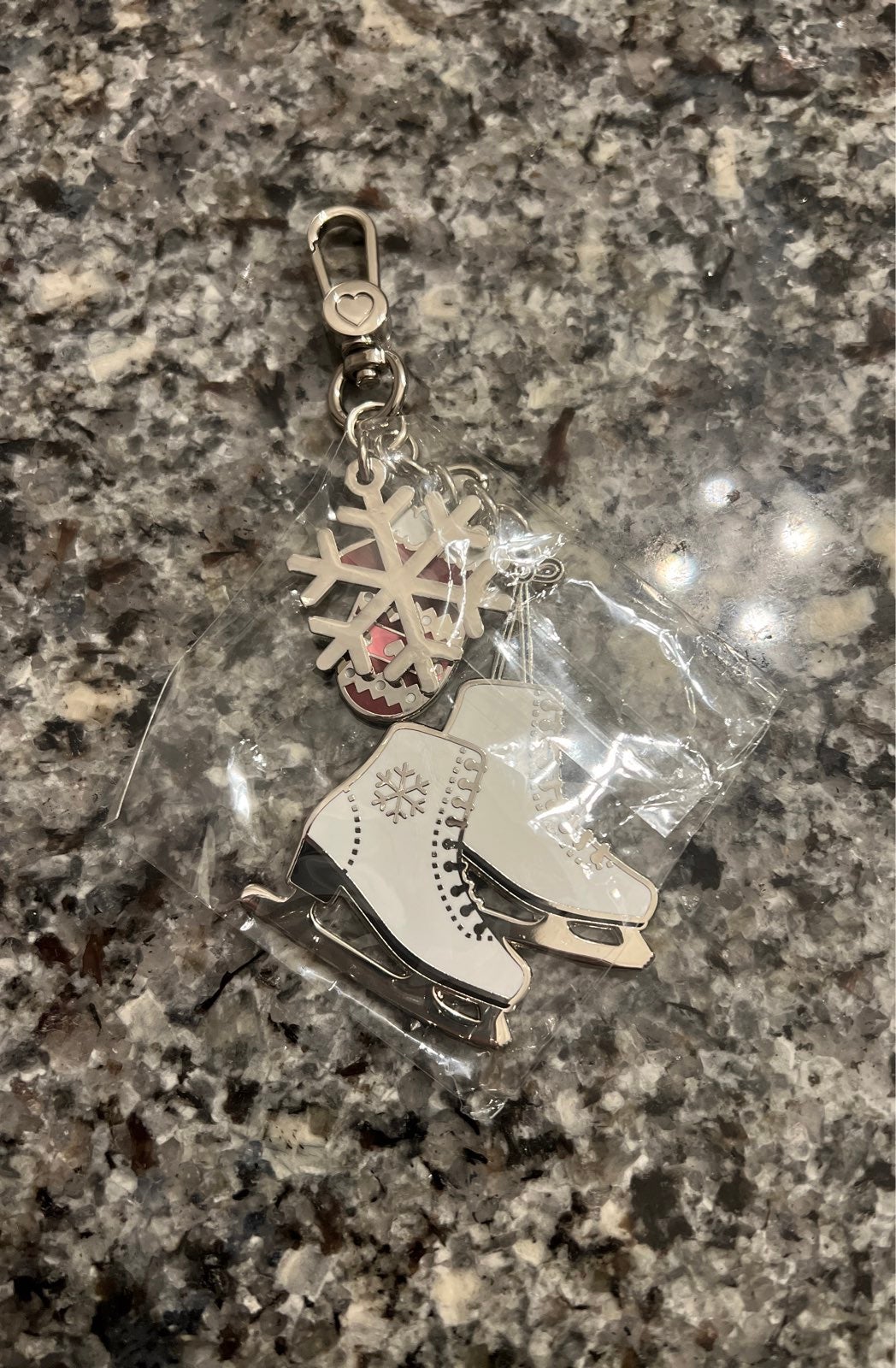 Harveys seatbelt bag ice charm winter