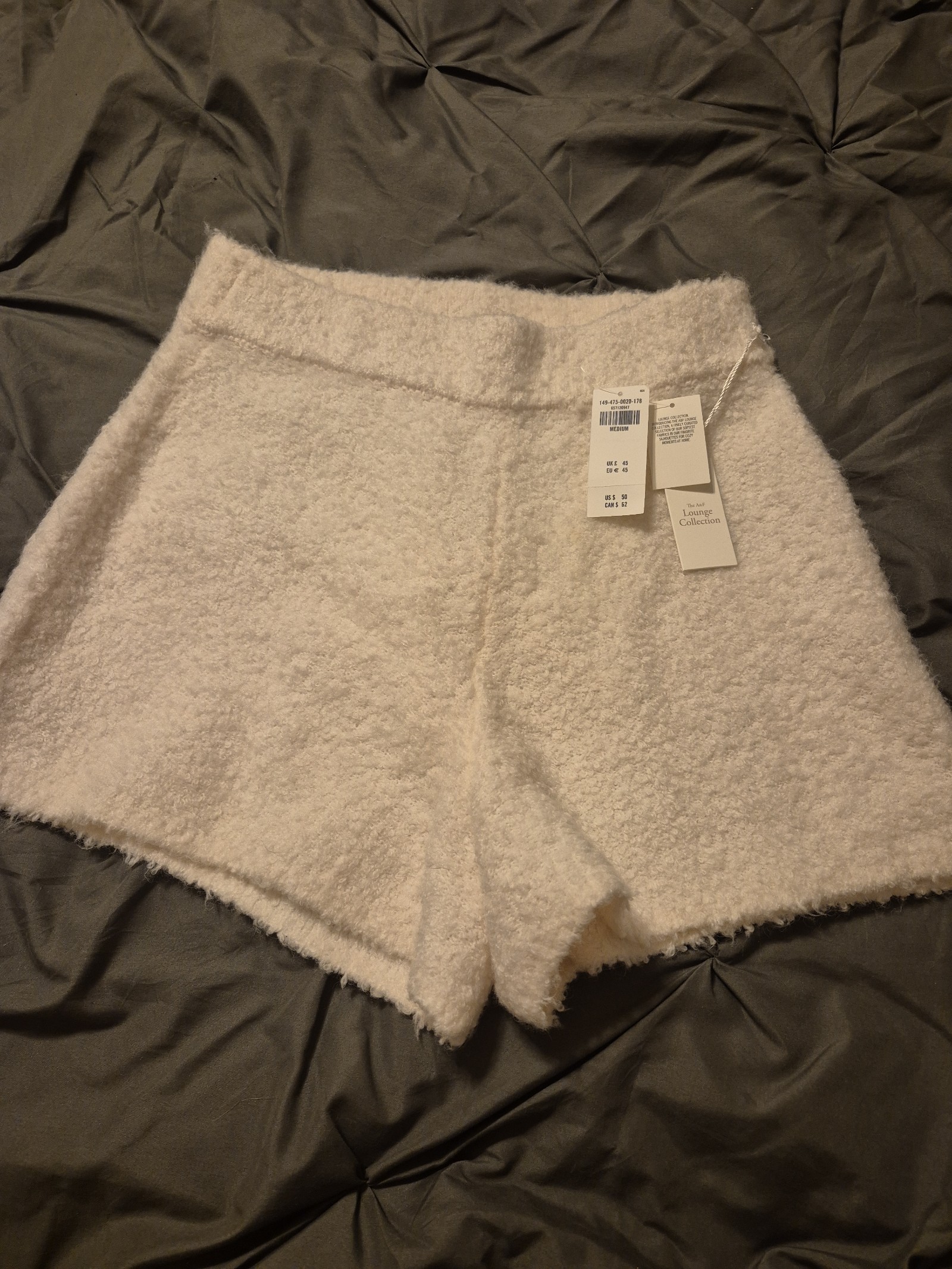 Abercrombie &Fitch Lounge Collection Cozy White Fleece Women Shorts Medium NWT