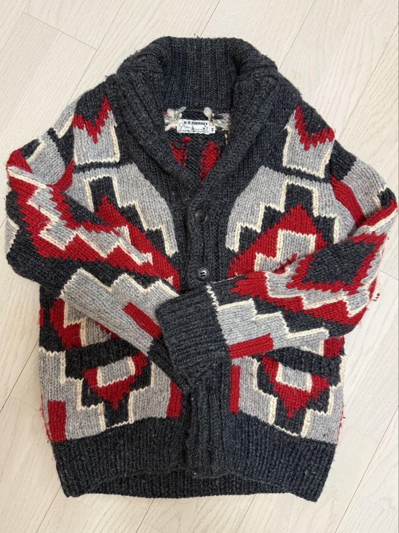 Kimutaku and Kamenashi wore and loved Hollywood Ranch Market's Cowichan sweater.