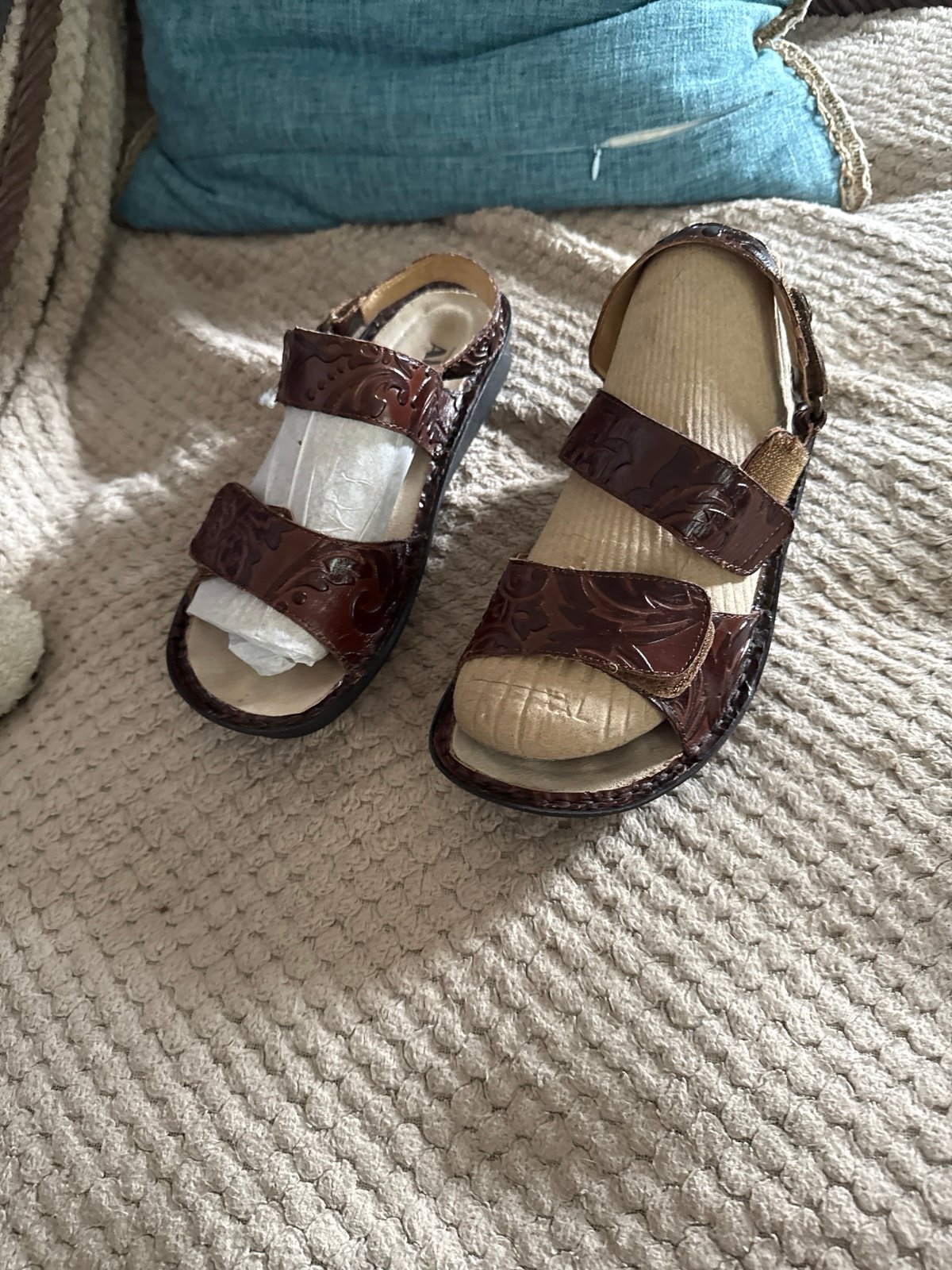 Women’s sandal Algeria comfy sz 37