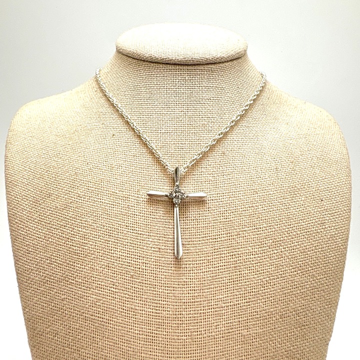 VTG Sterling Silver 925 Natural Diamond Cross Pendant Necklace Size 18 Length