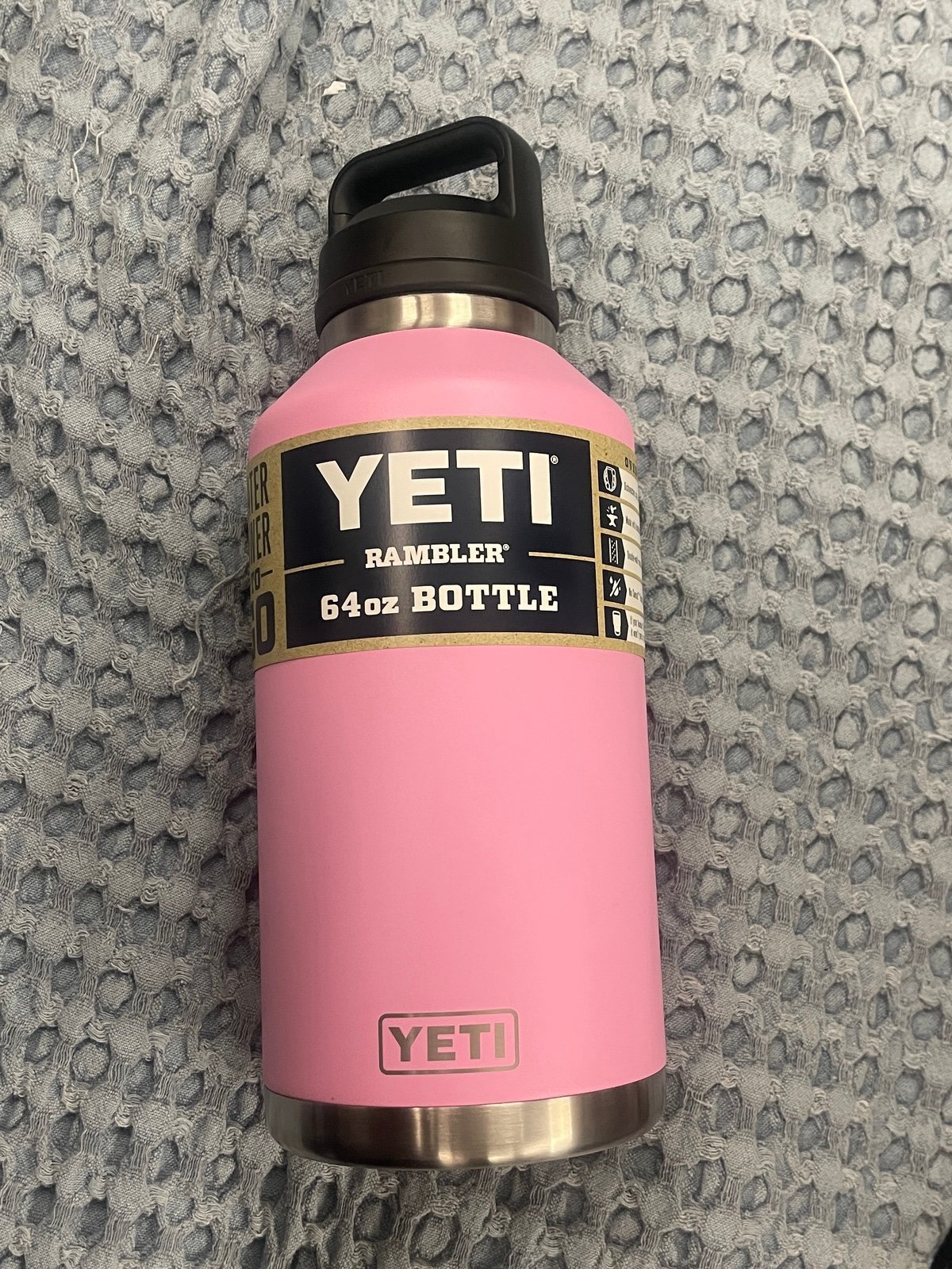 Yeti Rambler 64oz Bottle in Power Pink - New