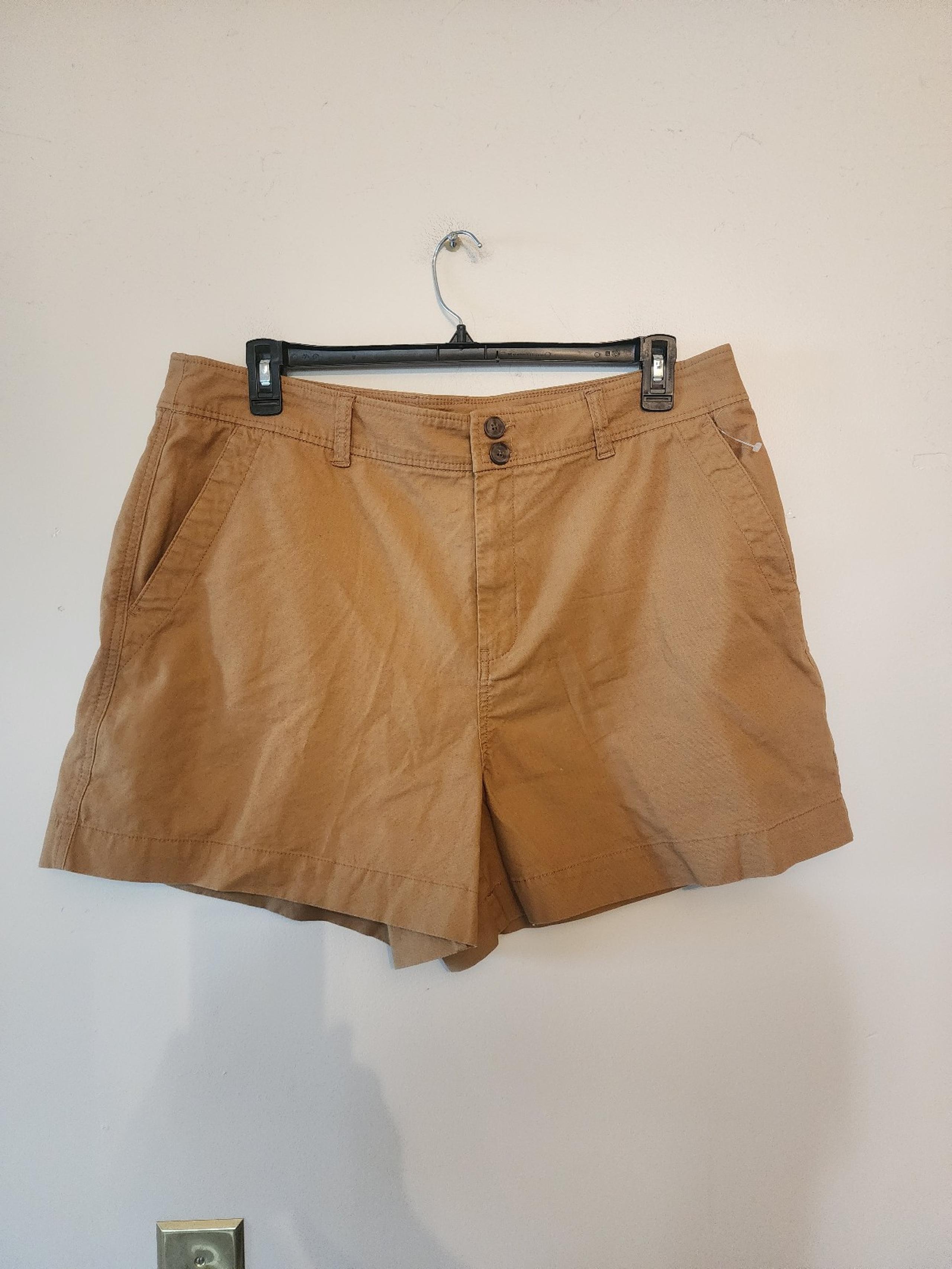 A new day Khaki shorts size womens 17