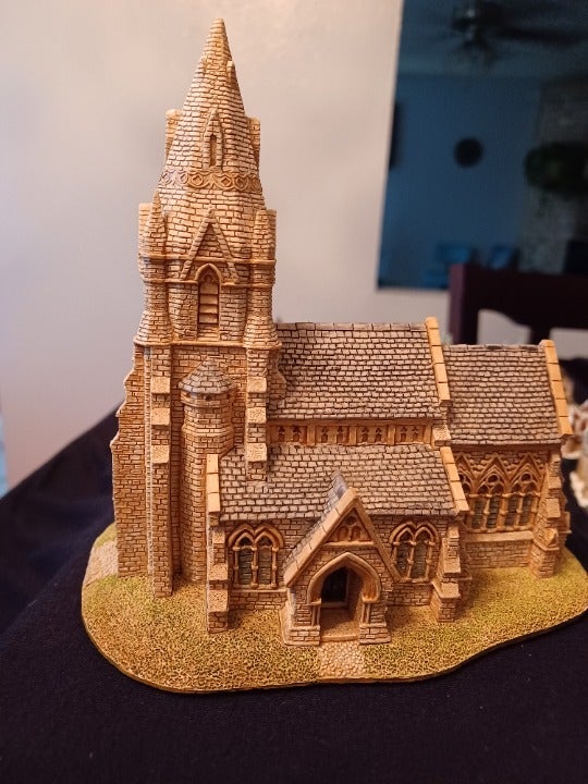 Lilliput Lane English Country Estates SAINT MARY'S CHURCH