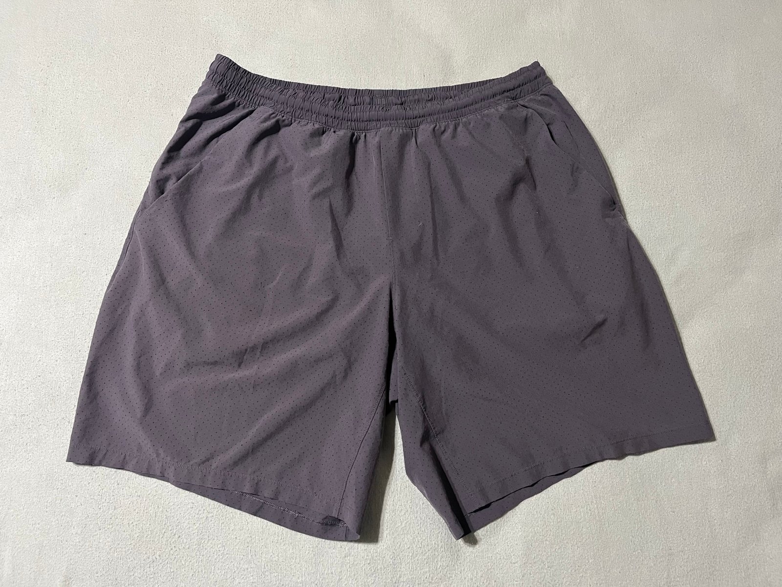 Lululemon Mens 2XL Pace Breaker Lined Short Perforated 9 Graphite Purple XXL
