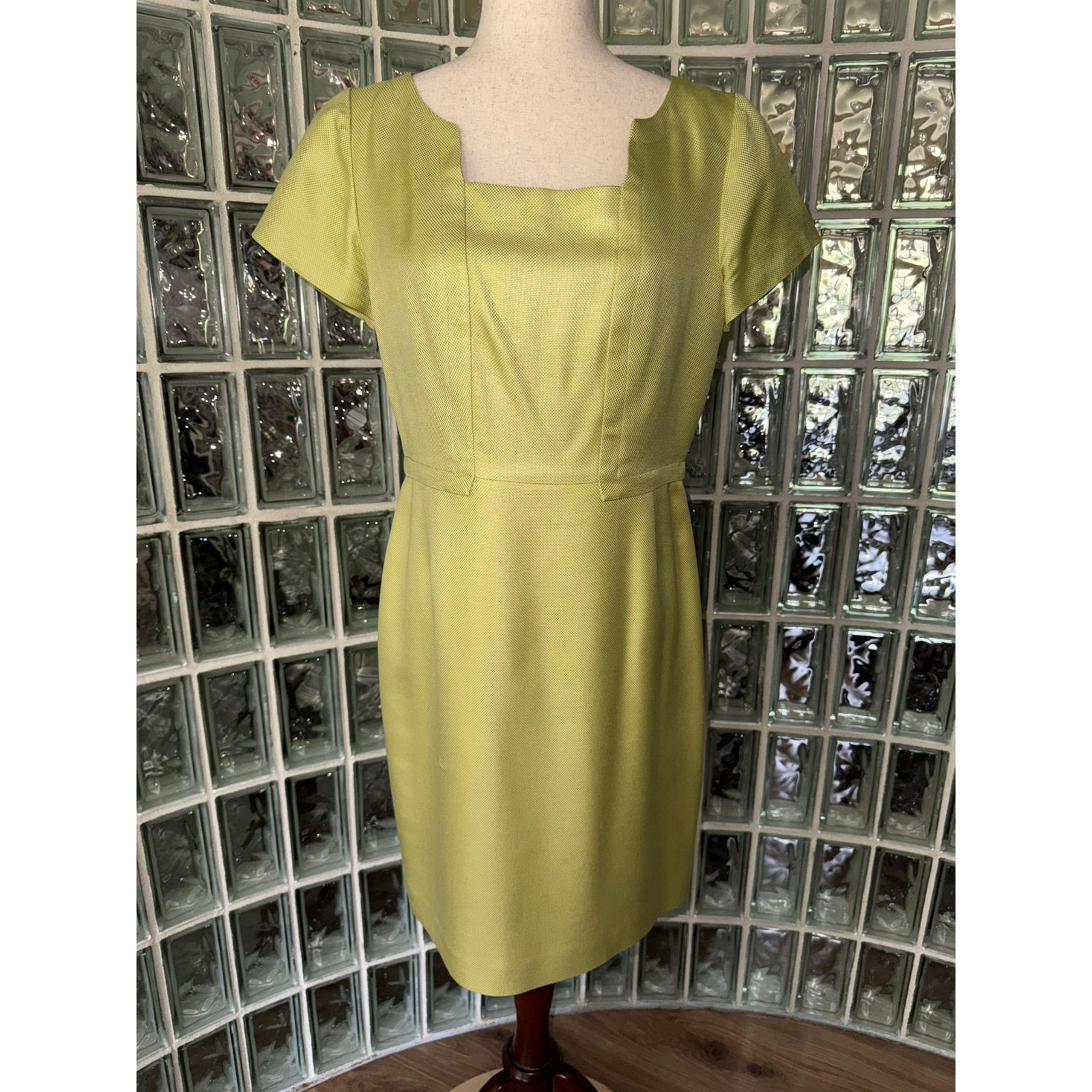 TALBOTS silk/ wool blend green sheath dress - size 6 Petite - OB1