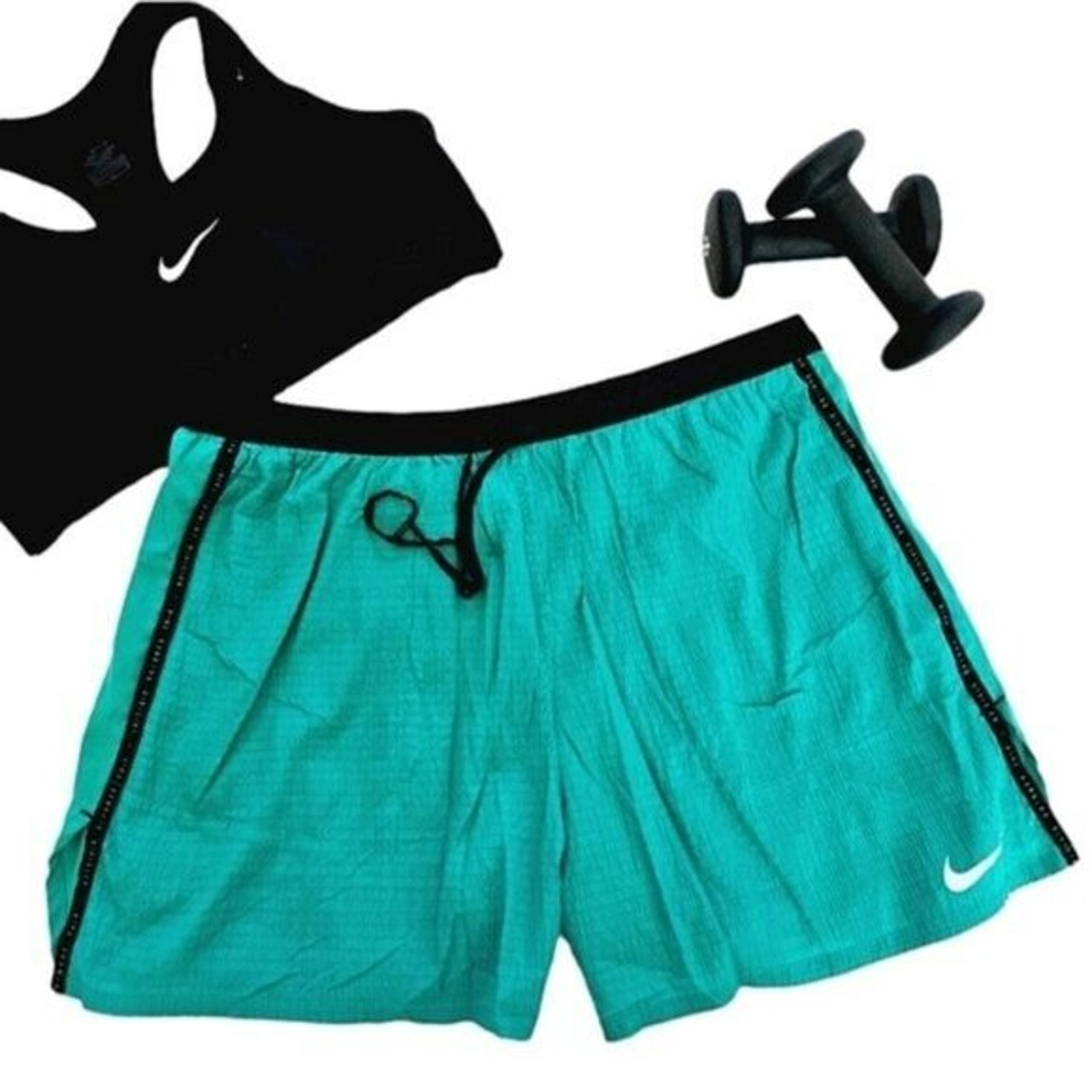 Nike Running Division Women's Shorts Size XL Green Built-In Shorts Packable Gym