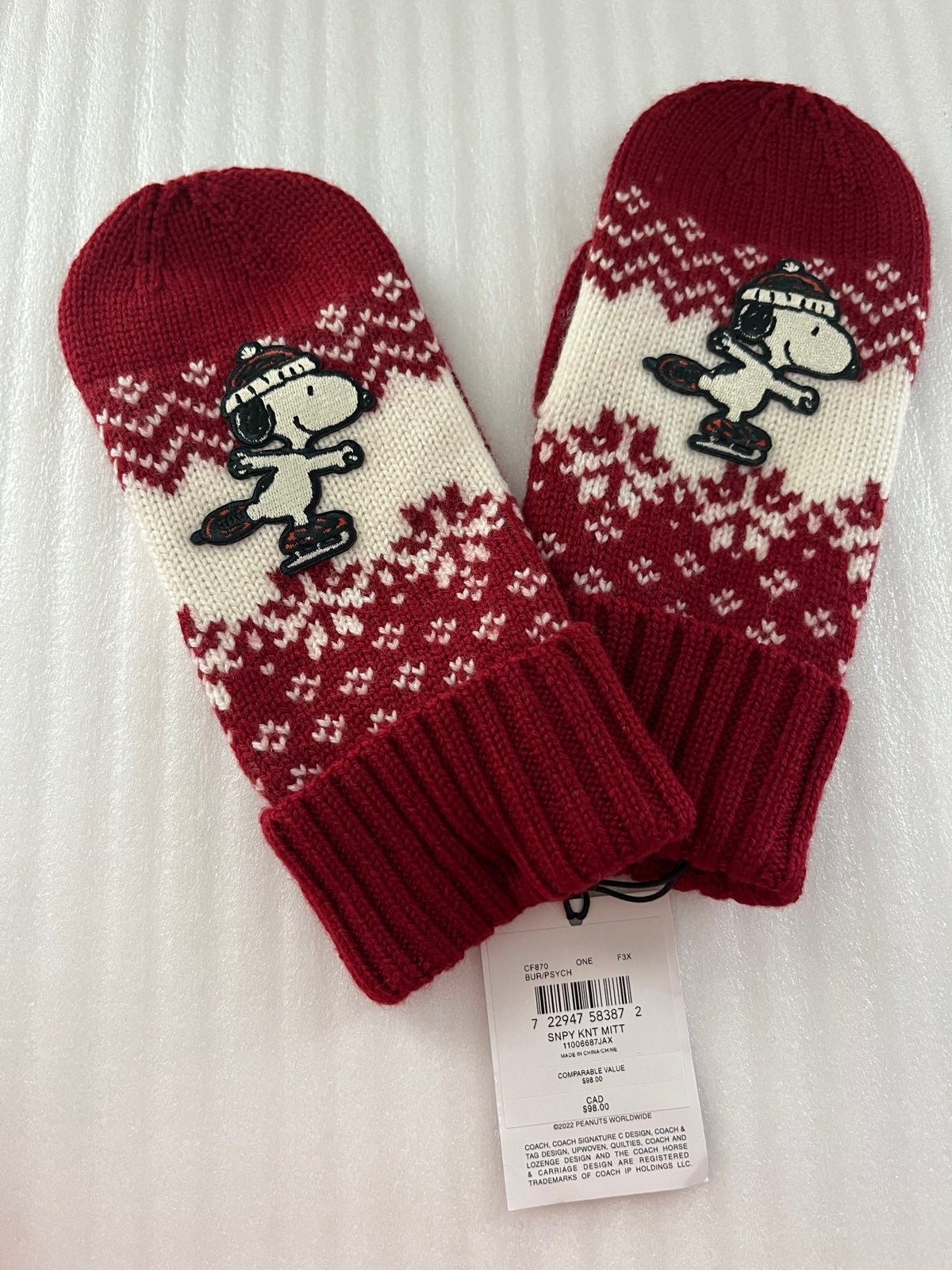 New Coach X Peanuts Mittens With Snoopy