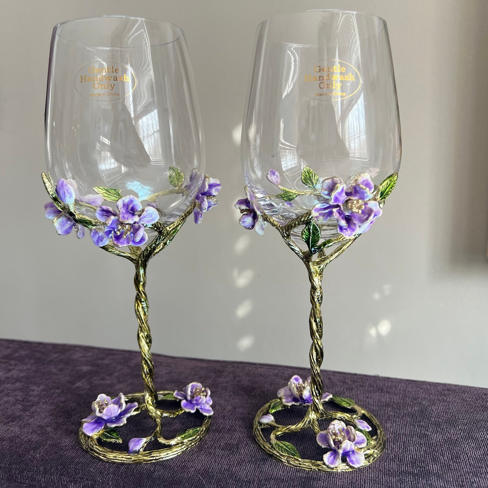 1 (ONE) Handcrafted Floral Wine Glass – Elegant Violet & Gold Detailing