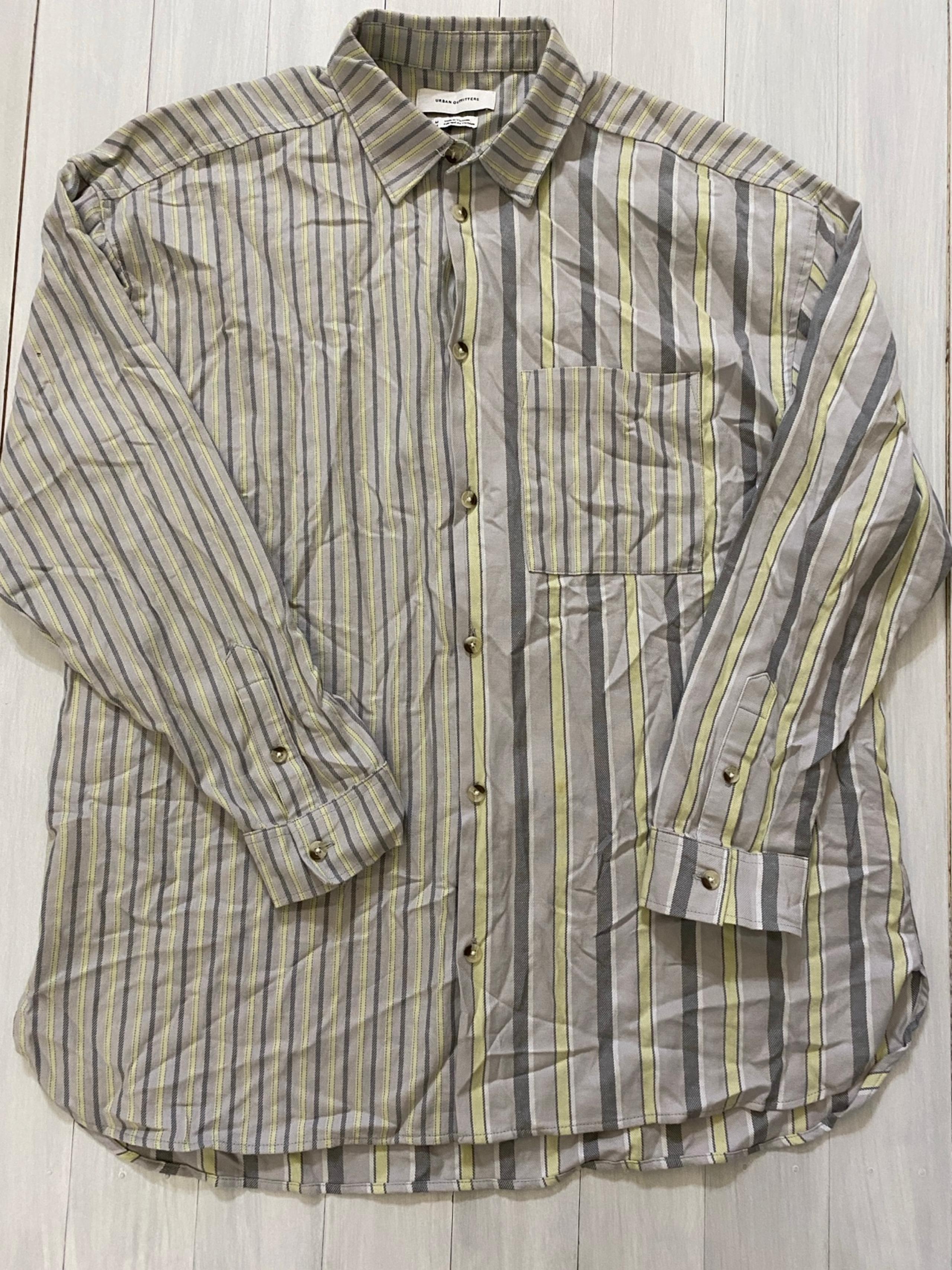 Urban Outfitters Men's Flannel-Type Button Down Shirt Stripes Size Medium