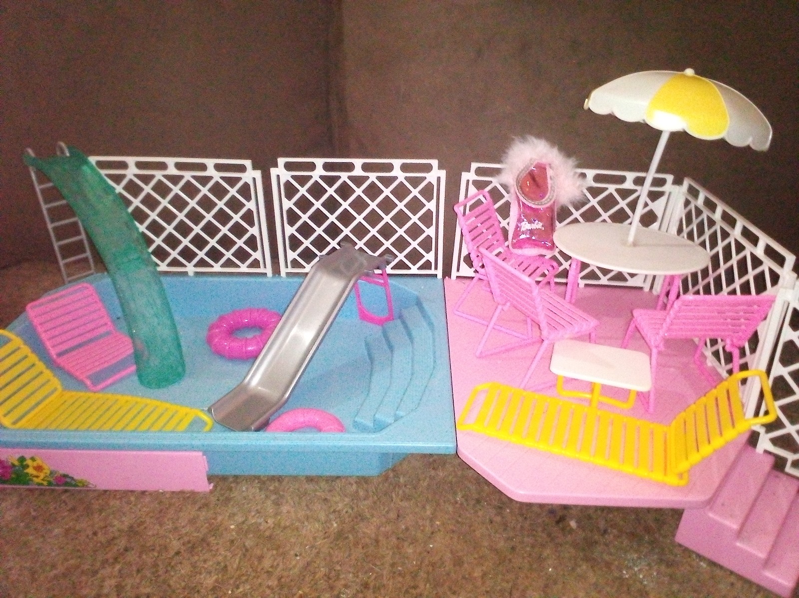 Vintage Barbie swimming pool and patio set