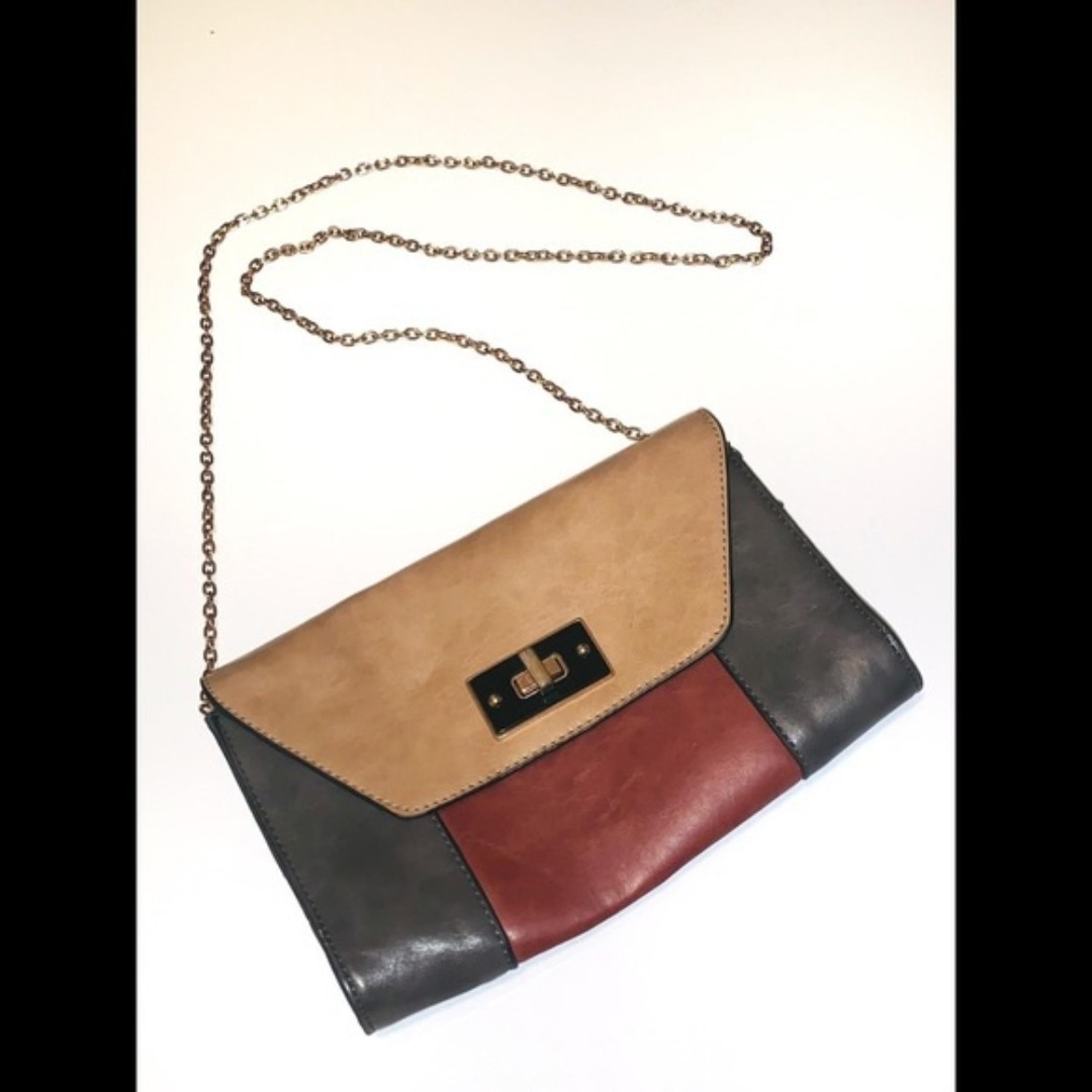 Urban Expressions Clutch Gold Chain Strap shoulder bag purse