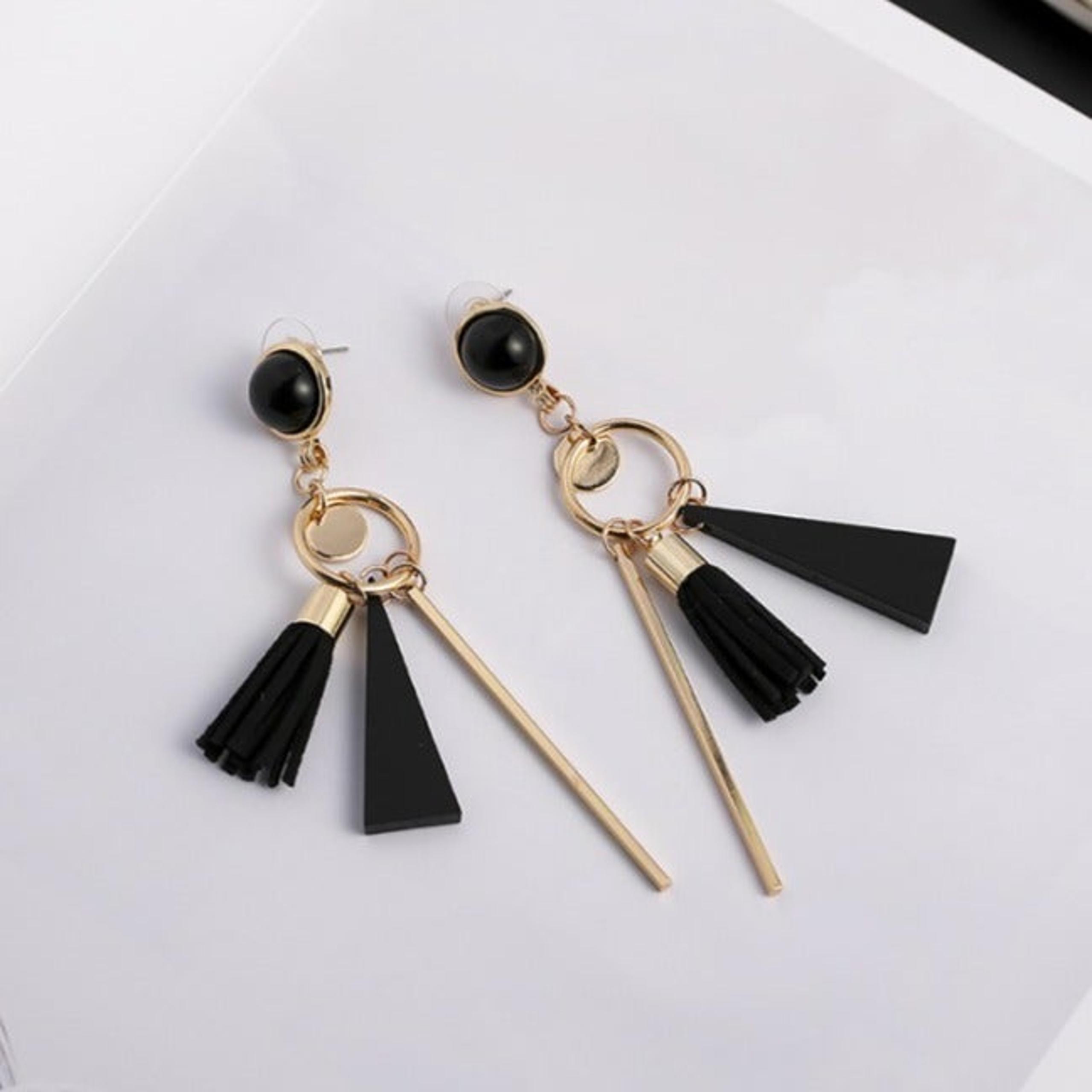 Women’s Geometric Earrings with Tassels