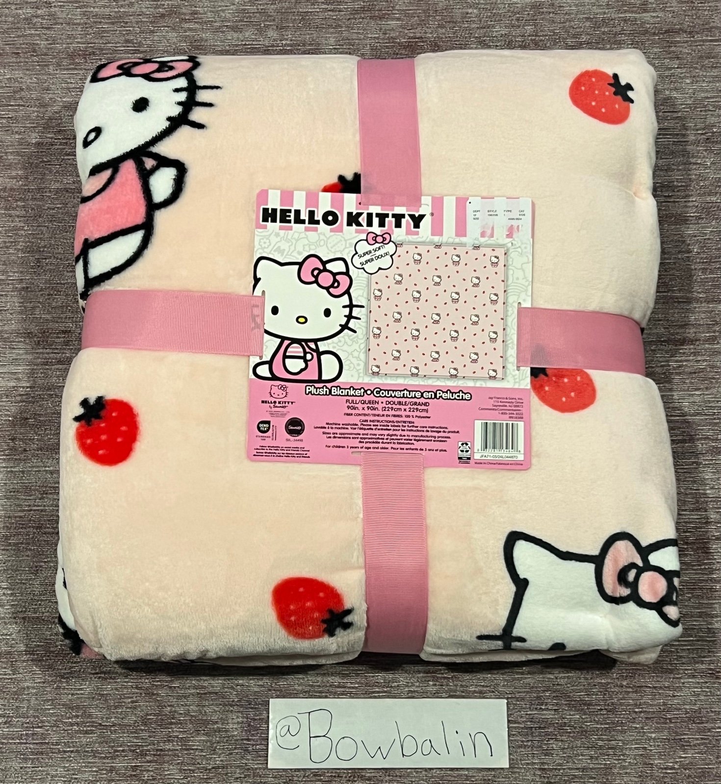 Hello Kitty - Strawberry Pink Plushe 90x90 QUEEN Blanket Plush Throw - Brand New