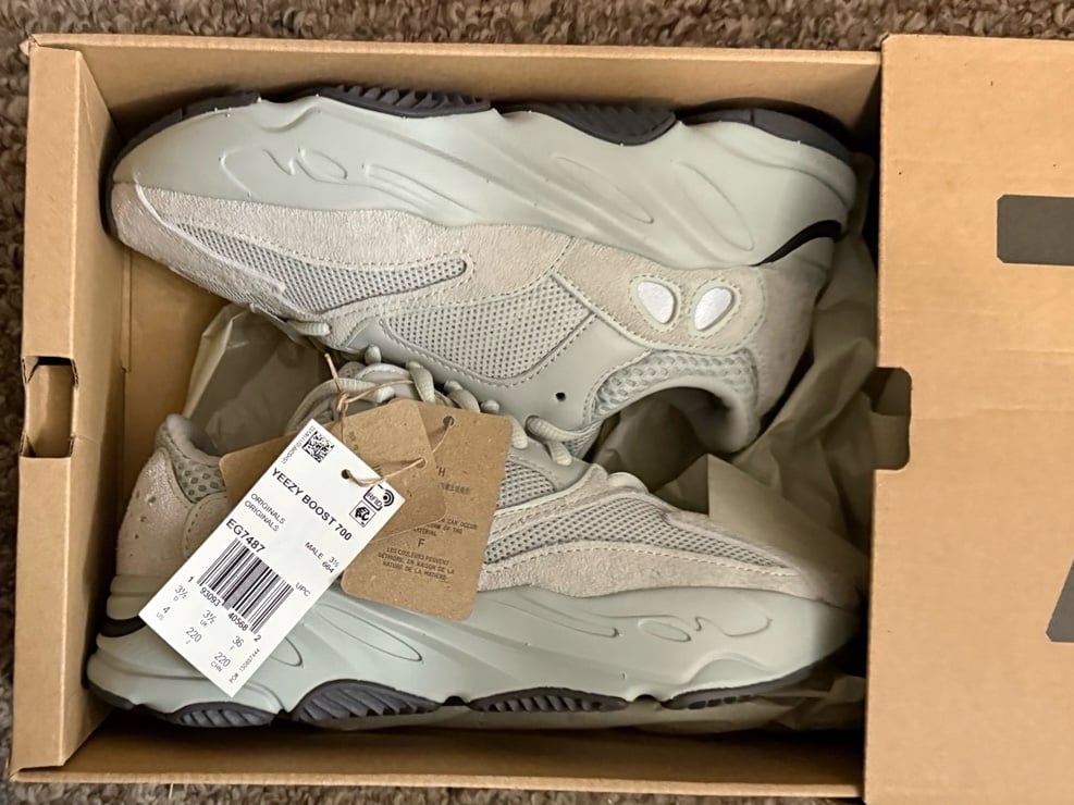 2019 Yeezy Boost 700 'Salt'