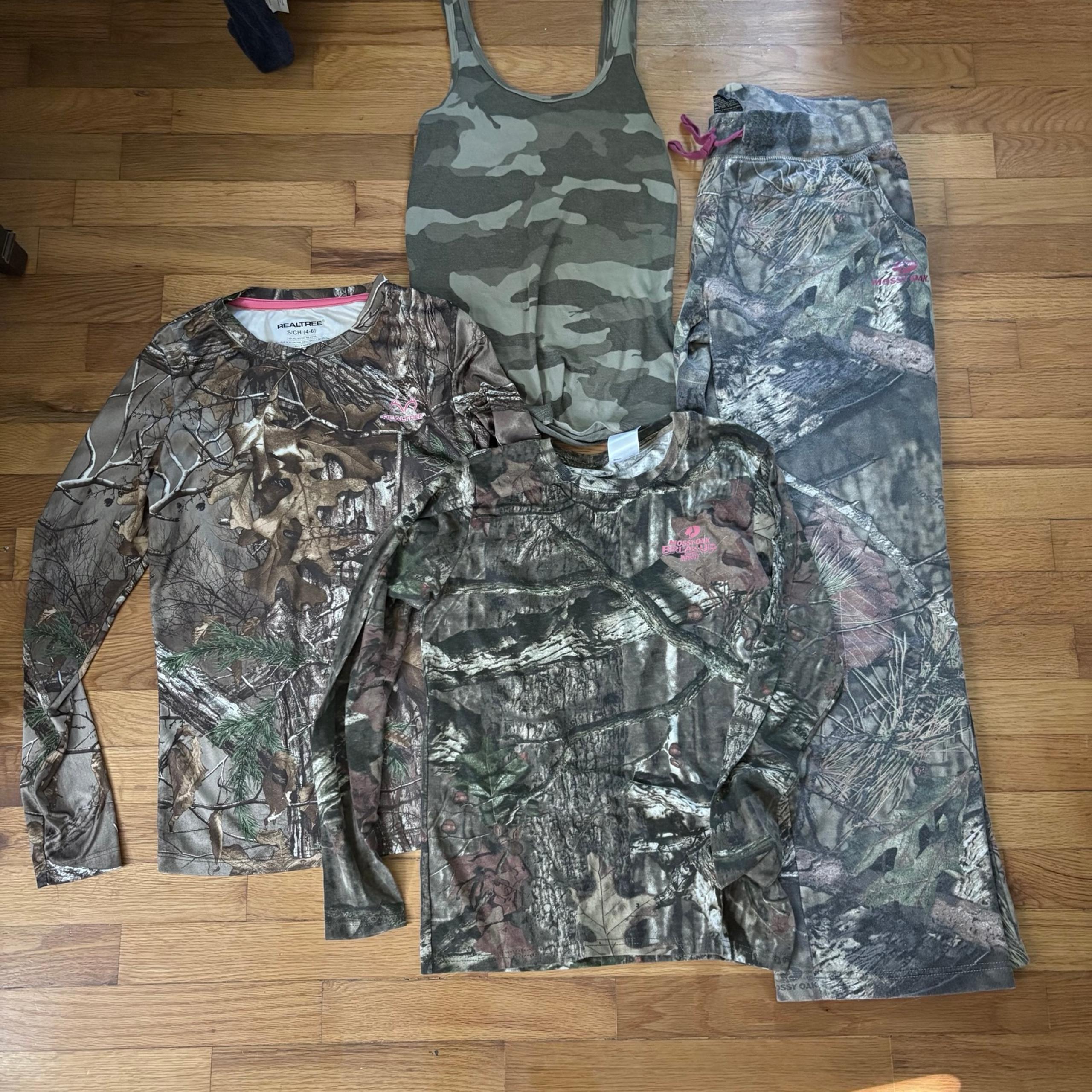 Woman’s camouflage shirt sweatpants tank bundle small medium realtree