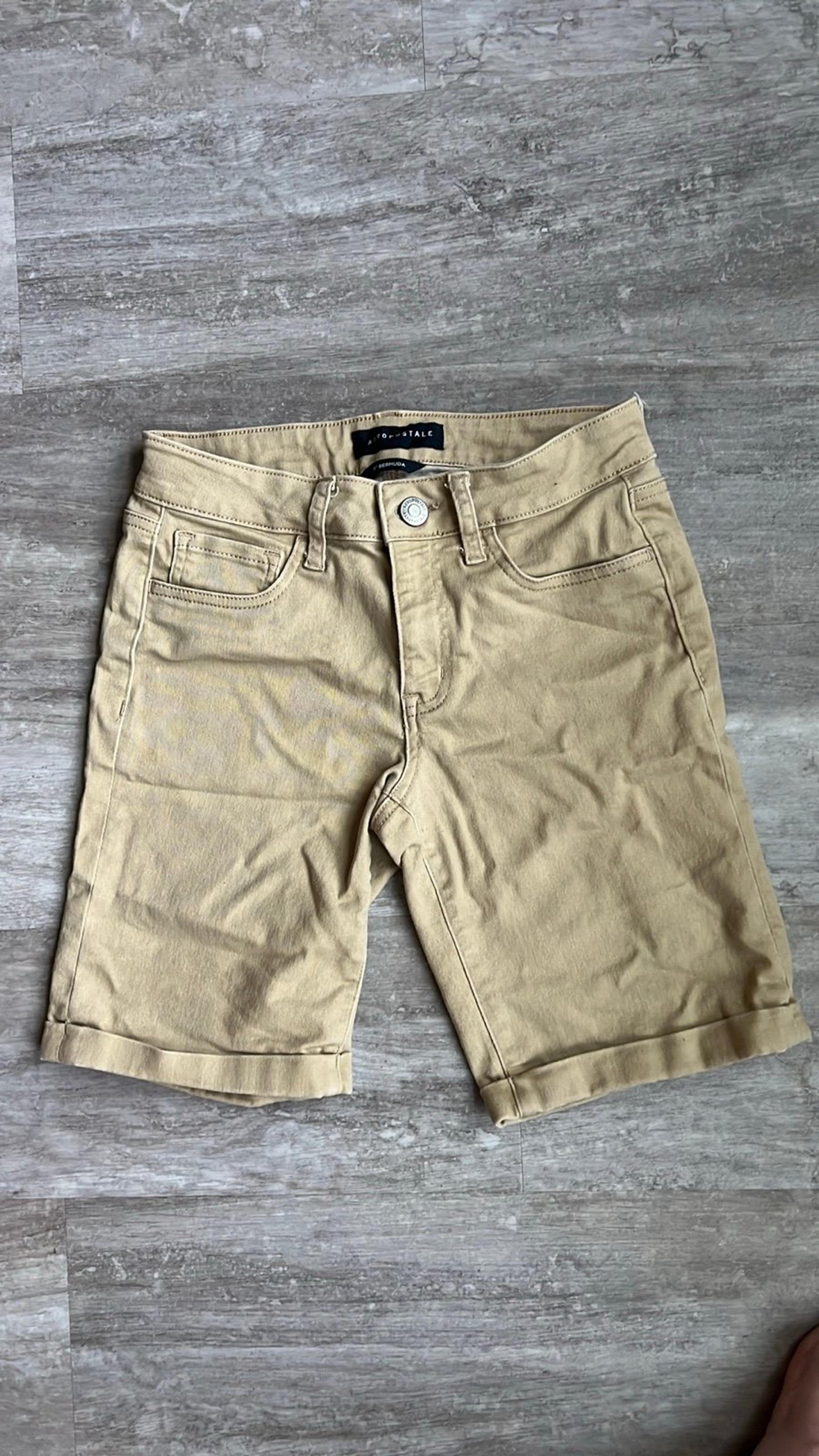 Aeropostale women’s khaki Bermuda shorts