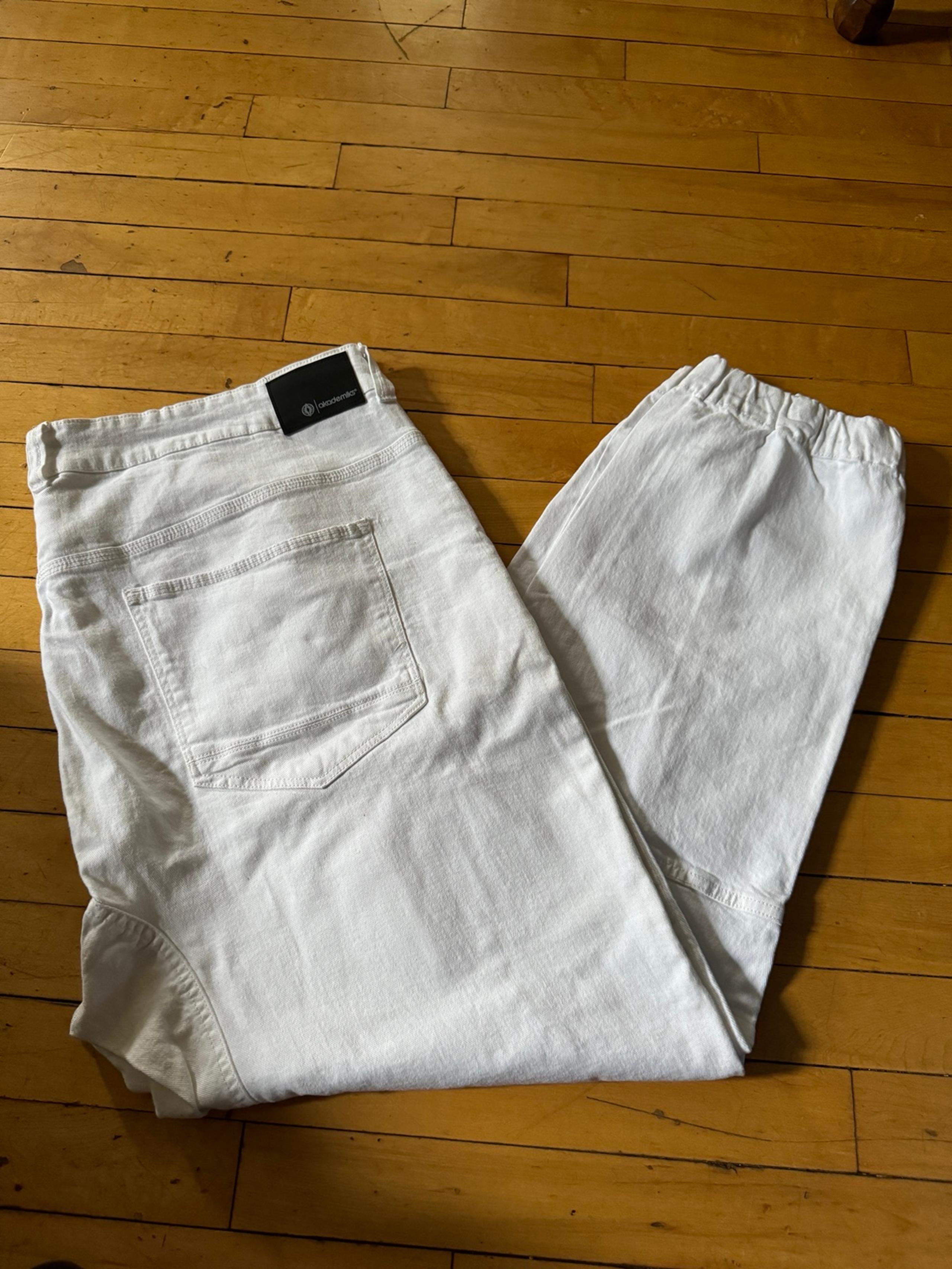Akademiks drawstring distressed jeans white