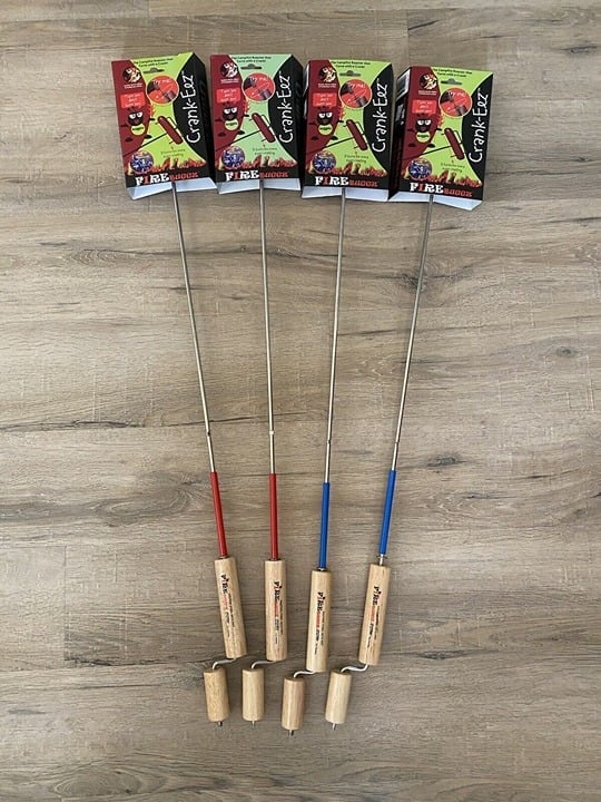 Fire Buggz Crank Eez Rotating Marshmallows Hot dog Roaster 4 Poles New