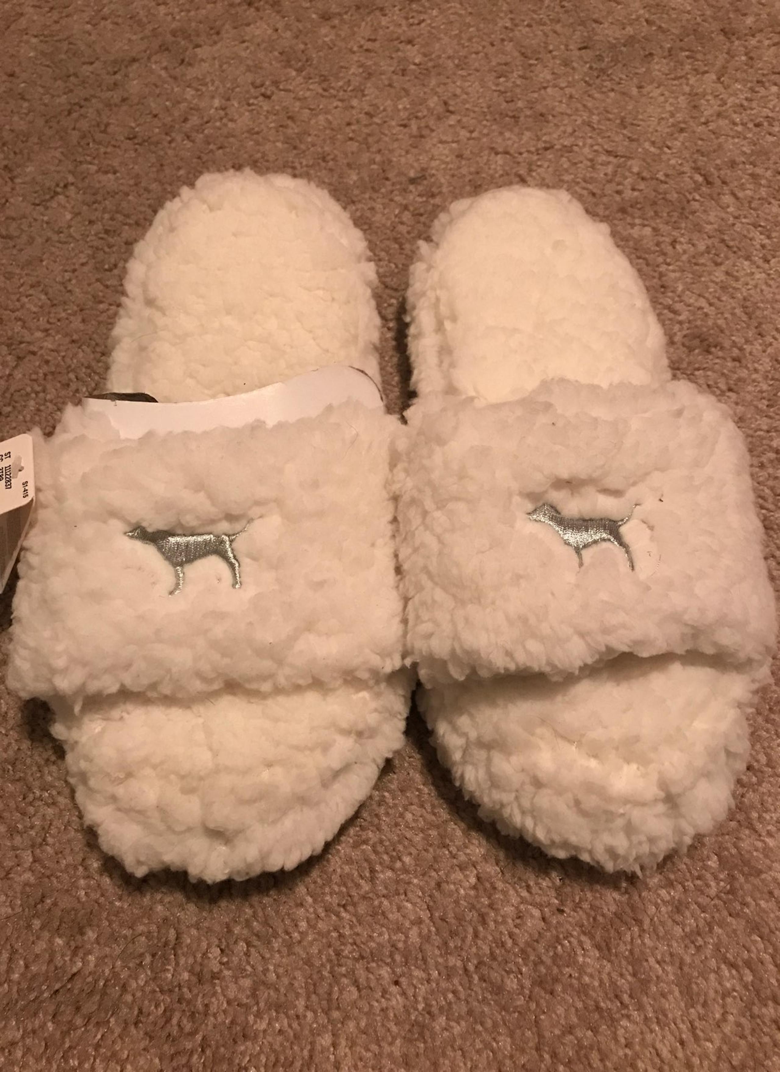 Victoria’s Secret Pink Slippers