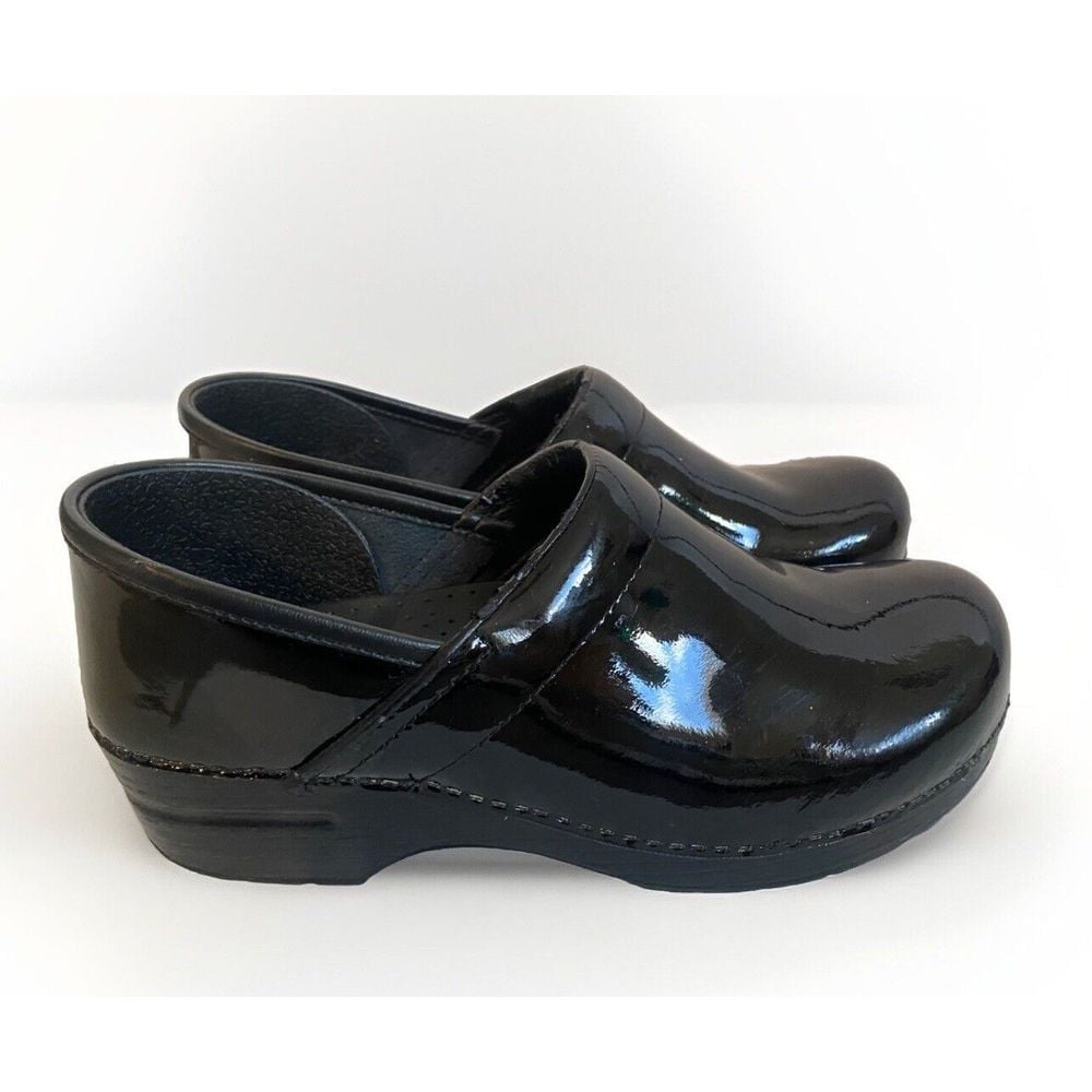 Dansko Clogs EU 40 Black Patent Leather Slip On Professional Shoes 10 9.5