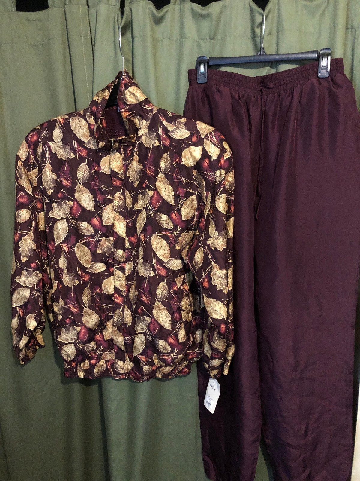 Vintage 90s leaf Patterned silk jacket, elastic waist, pants size M NWT women’s