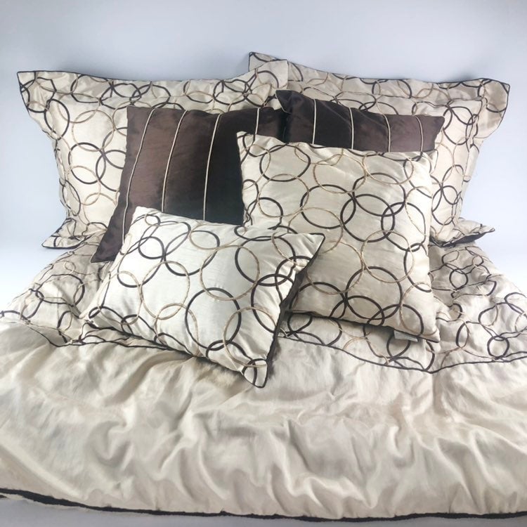 Rodeo Home 8 Piece Cream Geoprint Comforter Queen Bedding Set