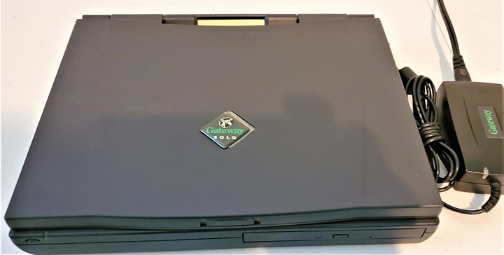 Gateway Model Solo 2500 Laptop Computer