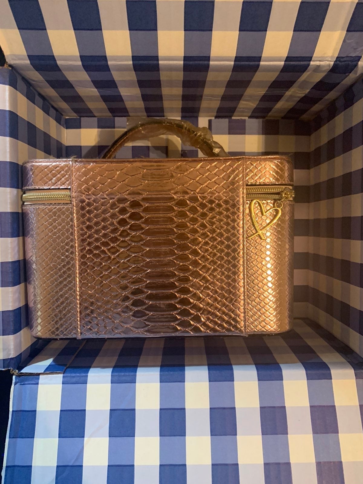 Victoria Secrat make up travel set