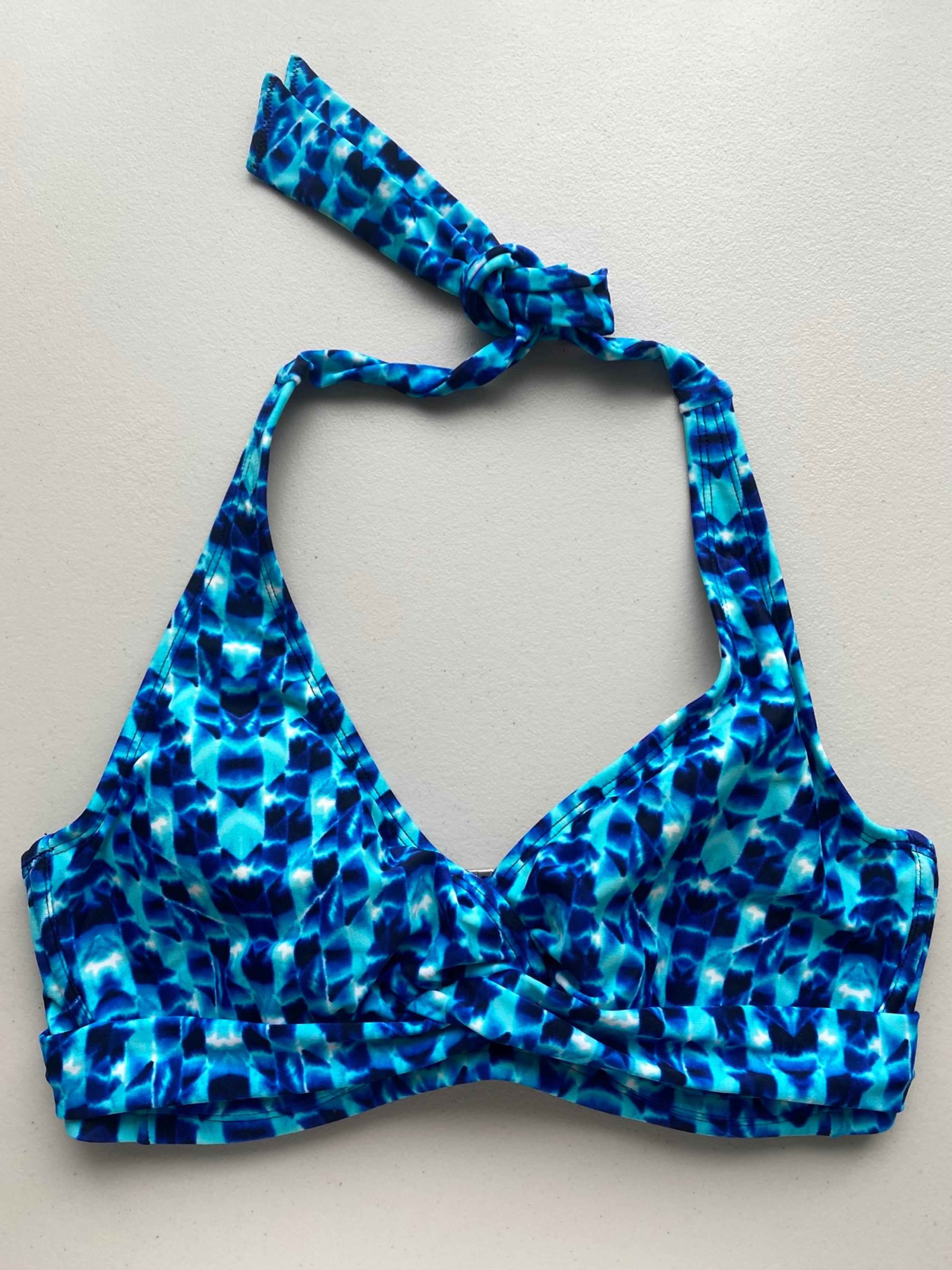 Woman’s Athleta bikini top