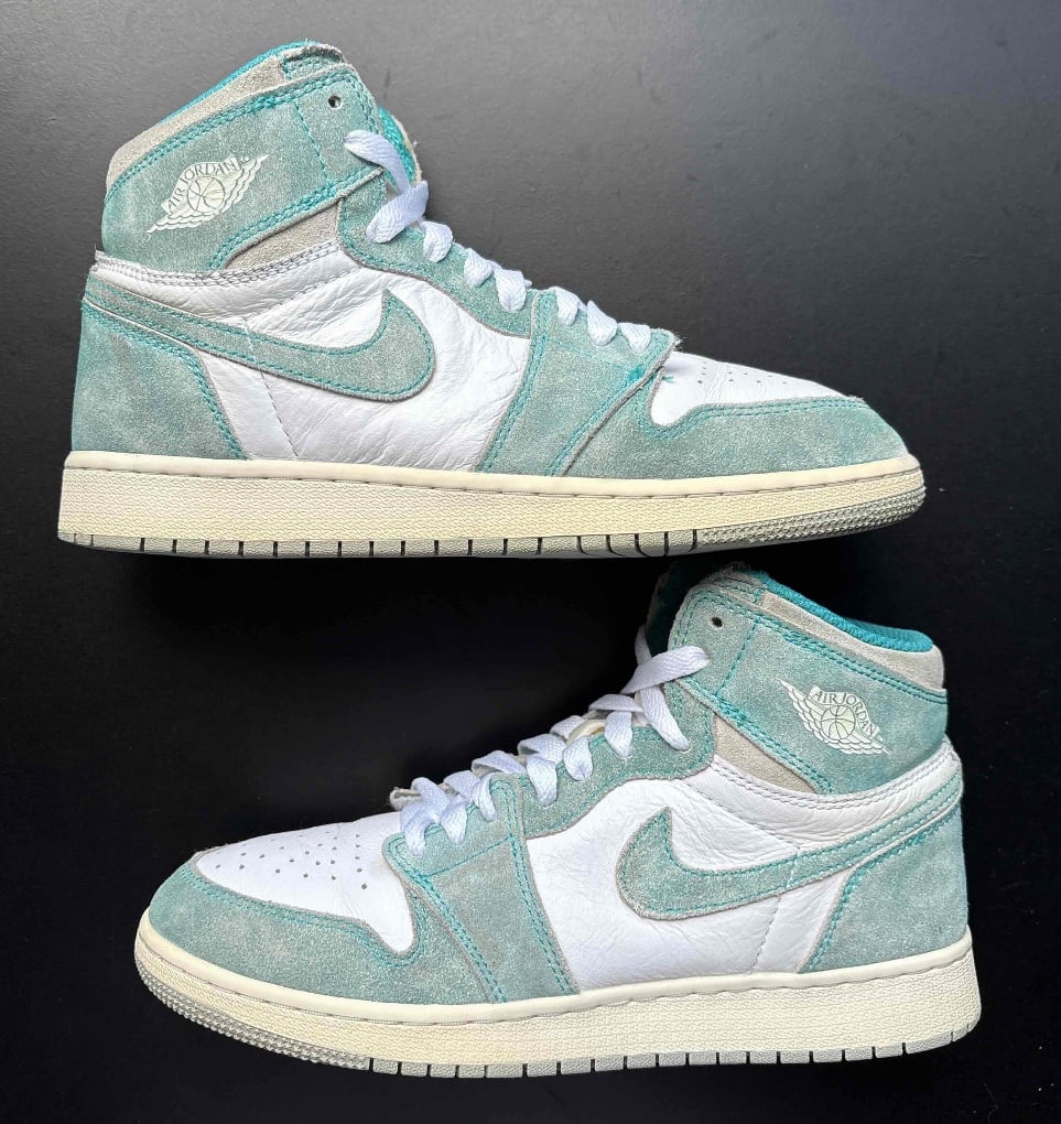 Nike Air Jordan 1 Retro OG High Turbo Green Size 7Y (8.5 Women's)