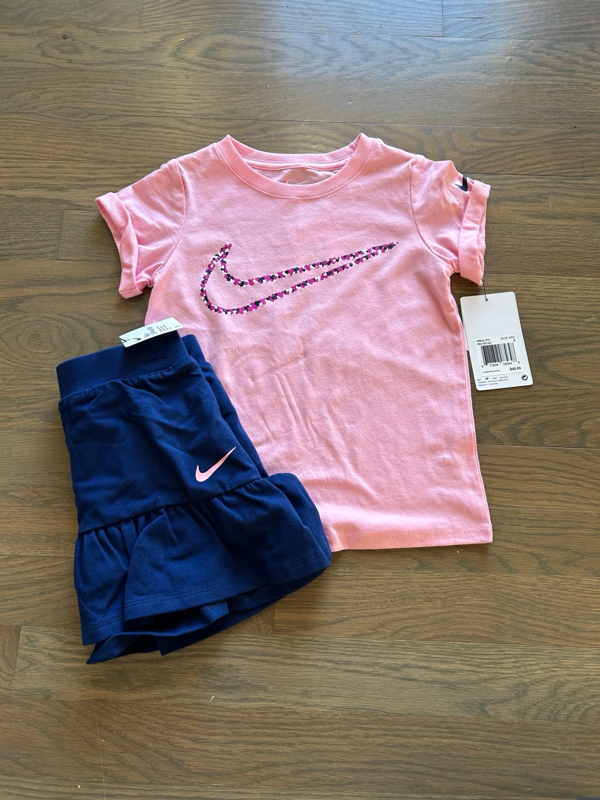 NWT Nike Girls Set size 5