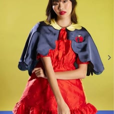 Her Universe Disney Snow White And The Seven Dwarfs Girls Capelet